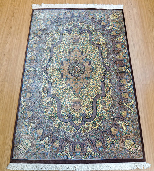 Collection ペルシャ絨毯 クム産 100％シルク 手織り 154×98cm 証明書付