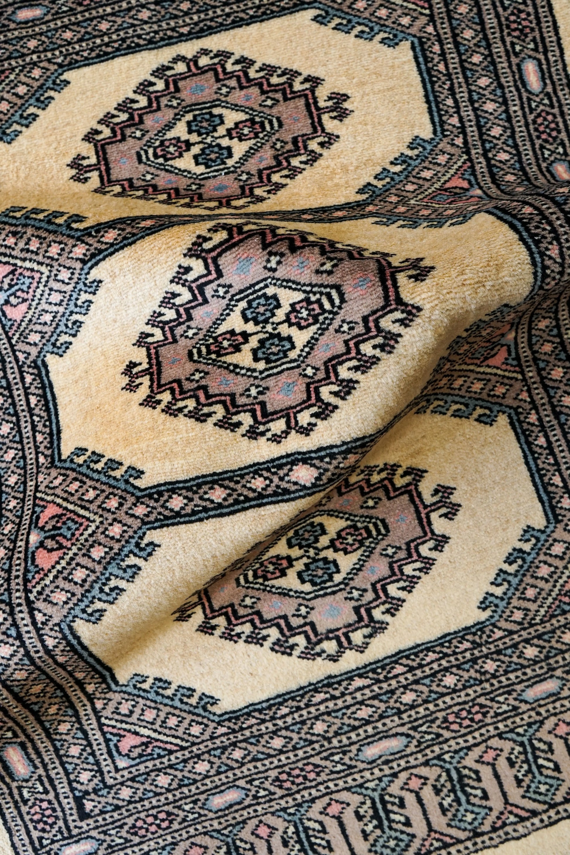102×62cm  パキスタン手織り絨毯 - Decorworks