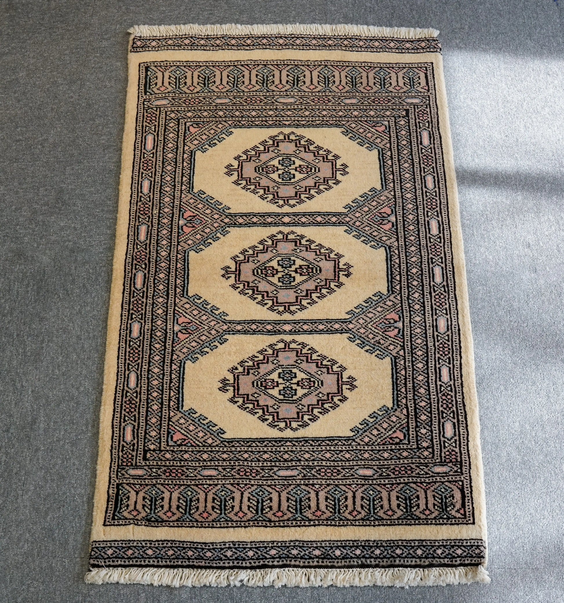 102×62cm  パキスタン手織り絨毯 - Decorworks