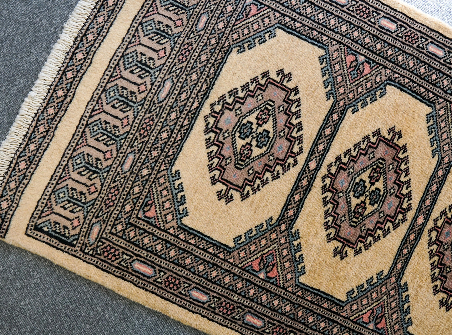 102×62cm  パキスタン手織り絨毯 - Decorworks