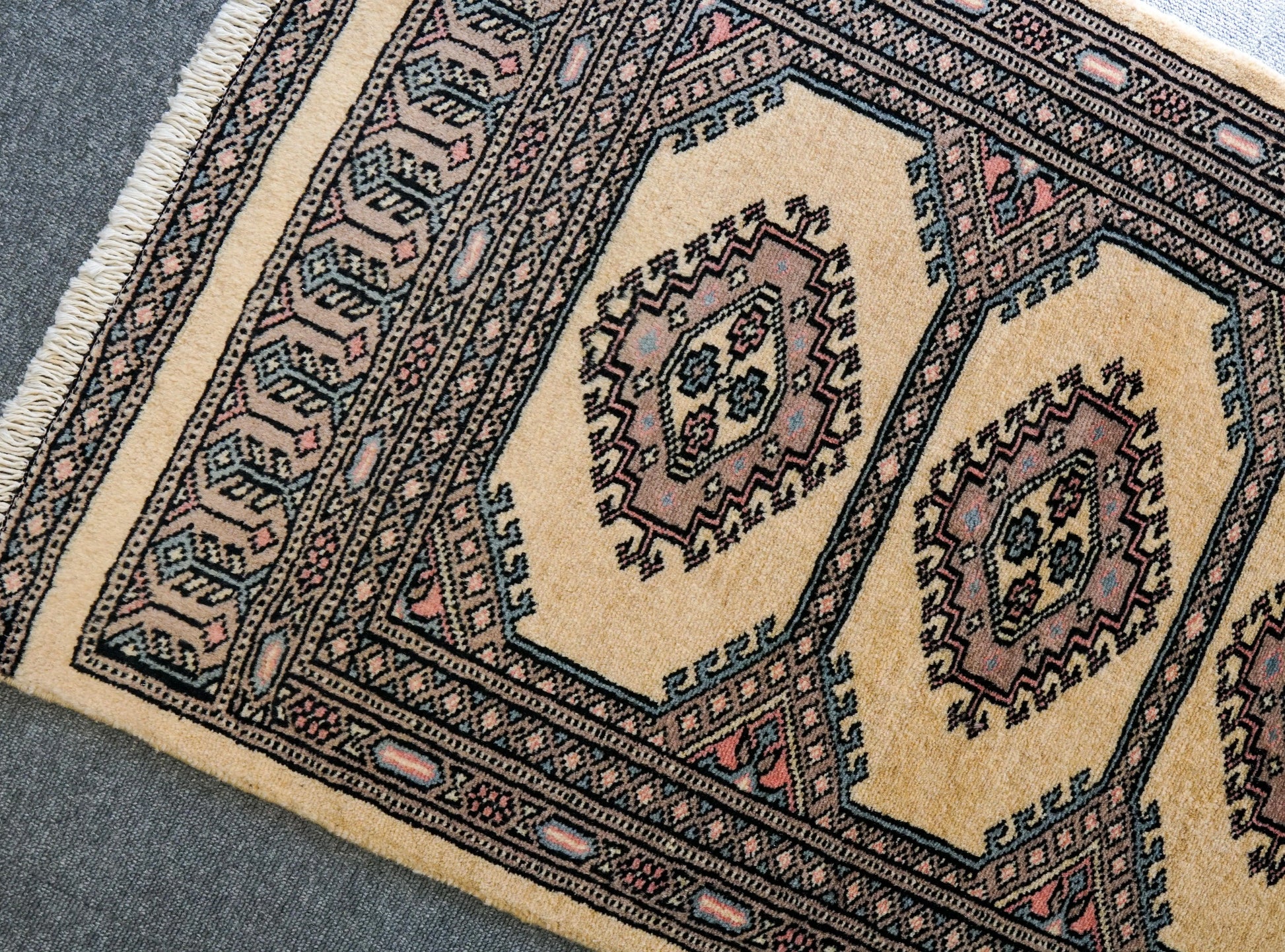 102×62cm  パキスタン手織り絨毯 - Decorworks