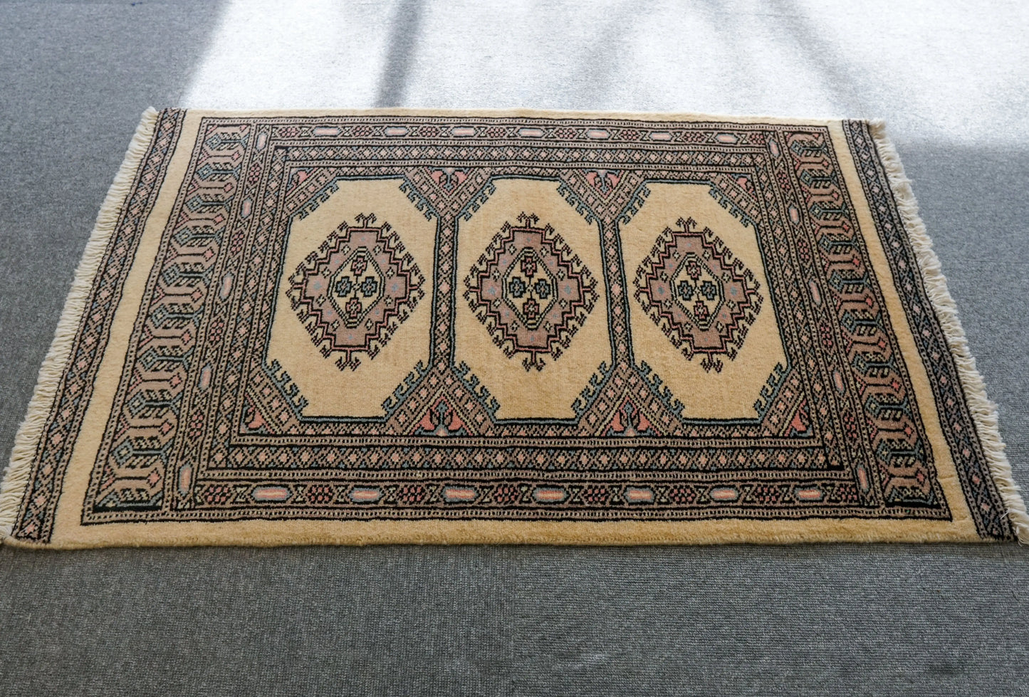 102×62cm  パキスタン手織り絨毯 - Decorworks