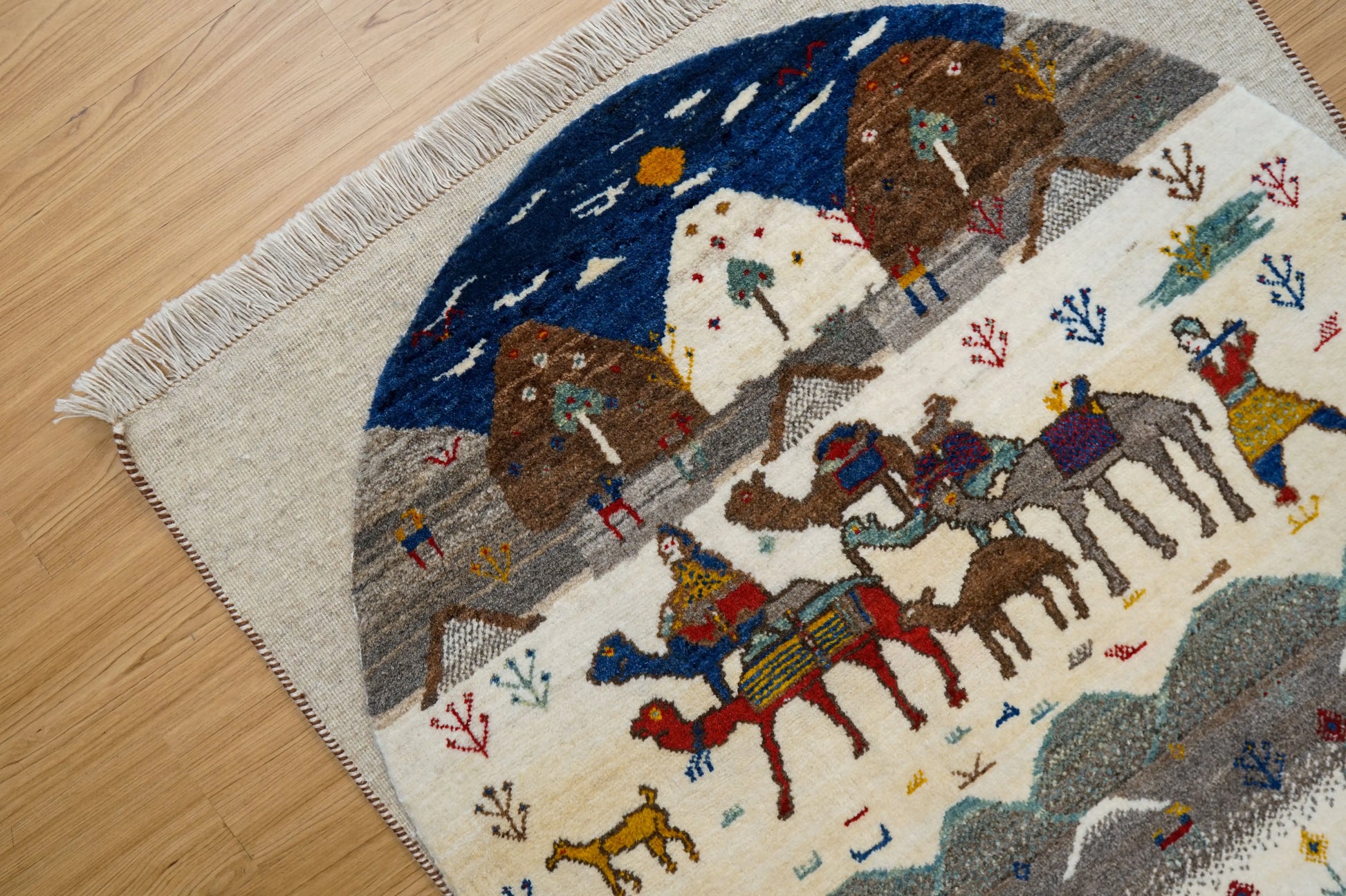 Collection 103×102cm ペルシャ手織りギャッベ リーズバフト – 細かな織りの上質ギャッベ