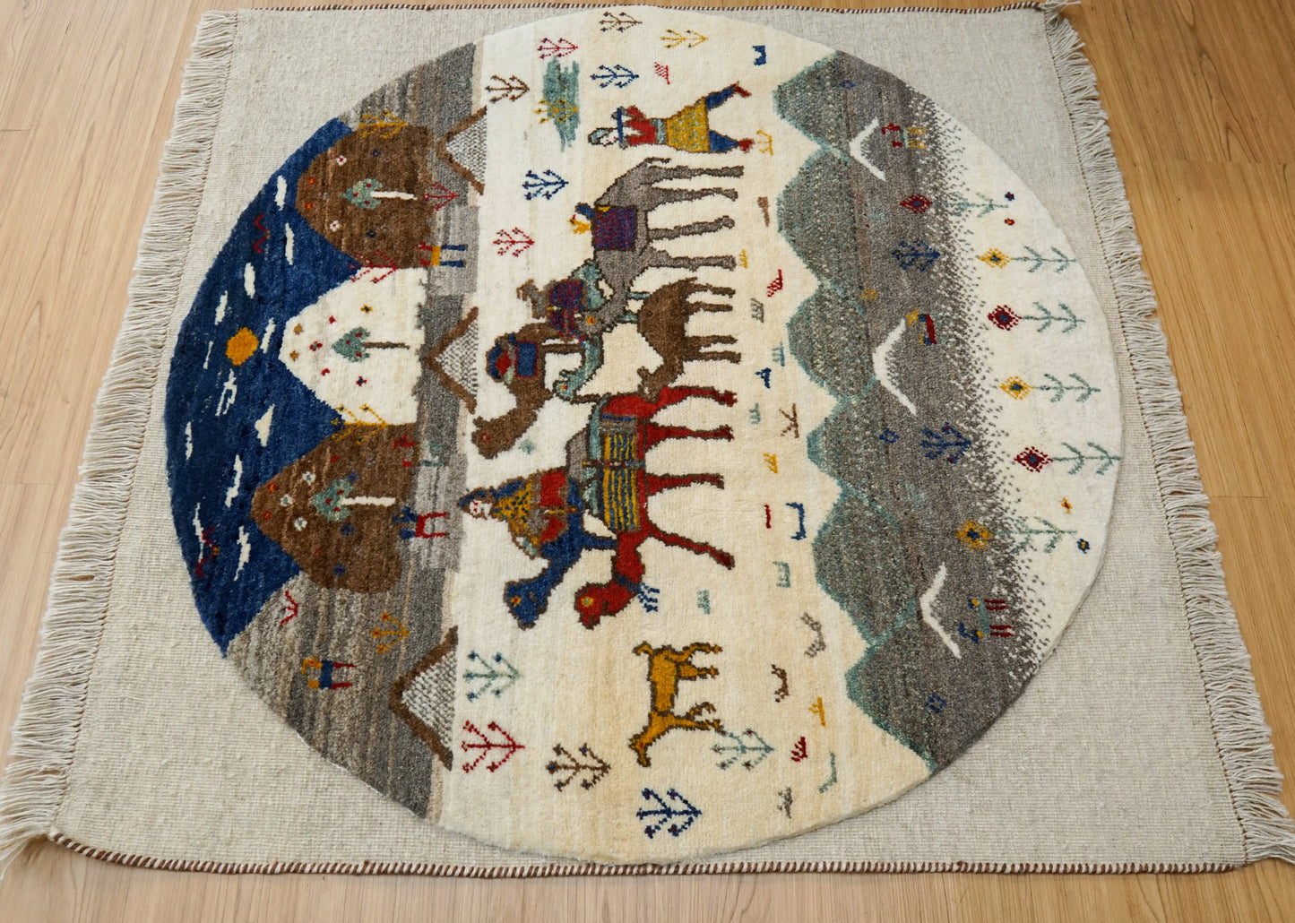 Collection 103×102cm ペルシャ手織りギャッベ リーズバフト – 細かな織りの上質ギャッベ