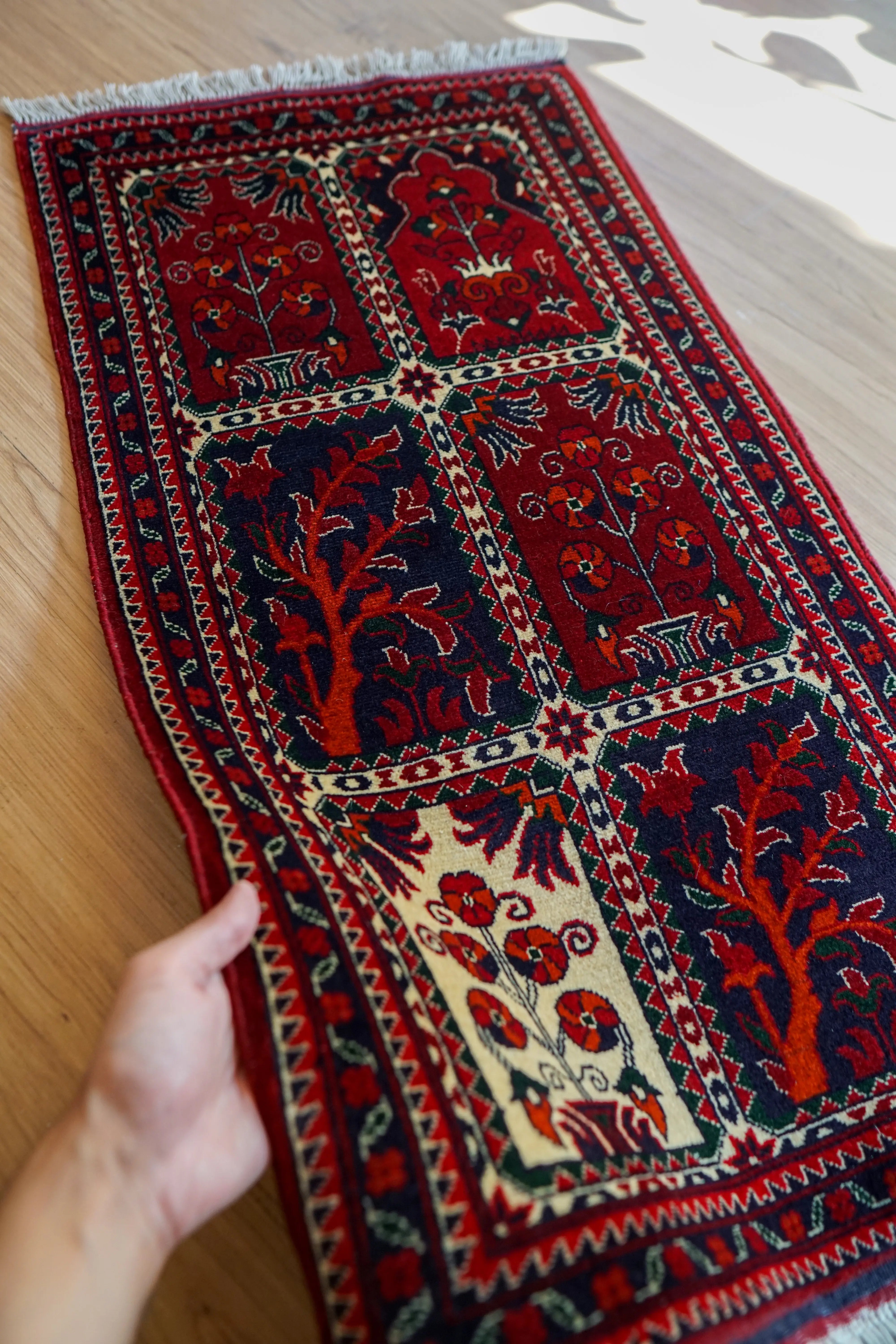 アフガニスタン手織り絨毯 カールモハメディ 103×53cm