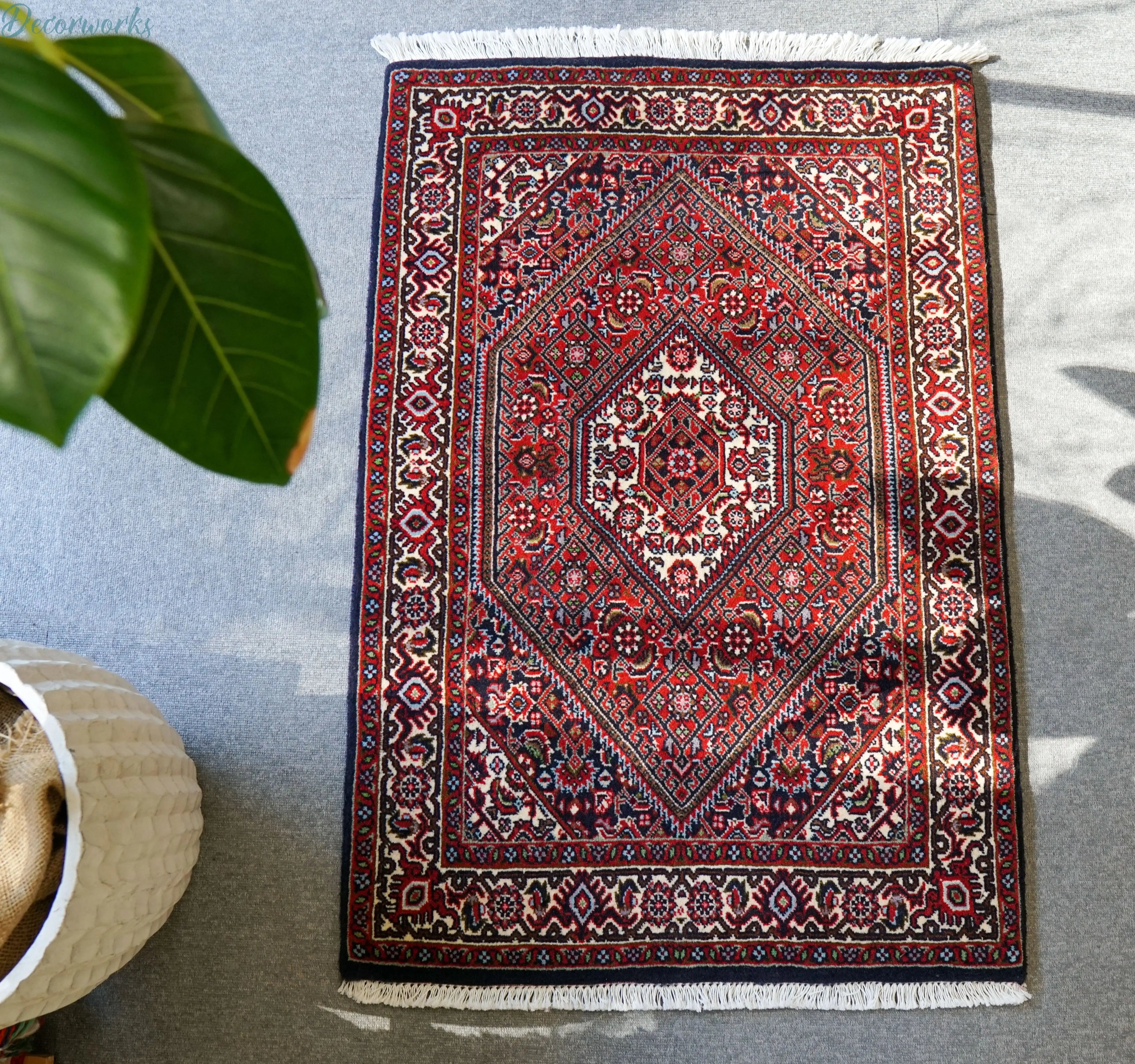 ペルシャア絨毯 手織り ビジャー産 75x85cm ウール100% ペルシャ絨毯