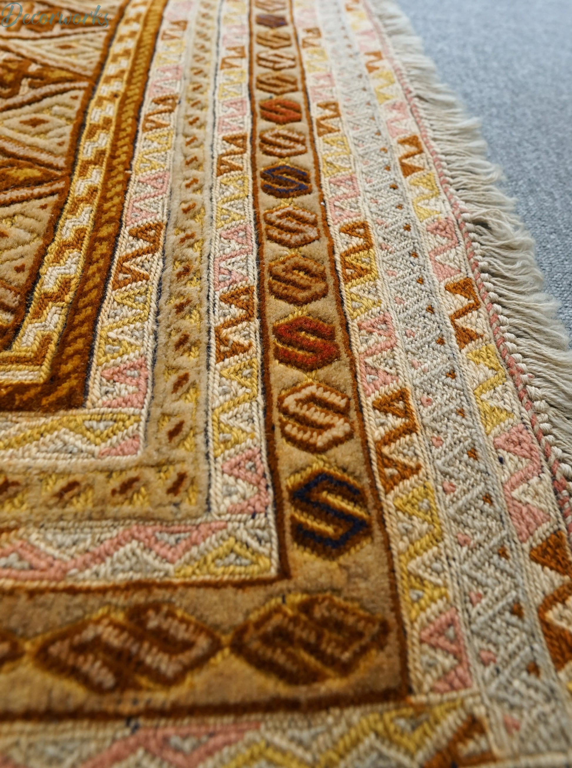 115×76cm　手織りマシュワニキリム Decorworks