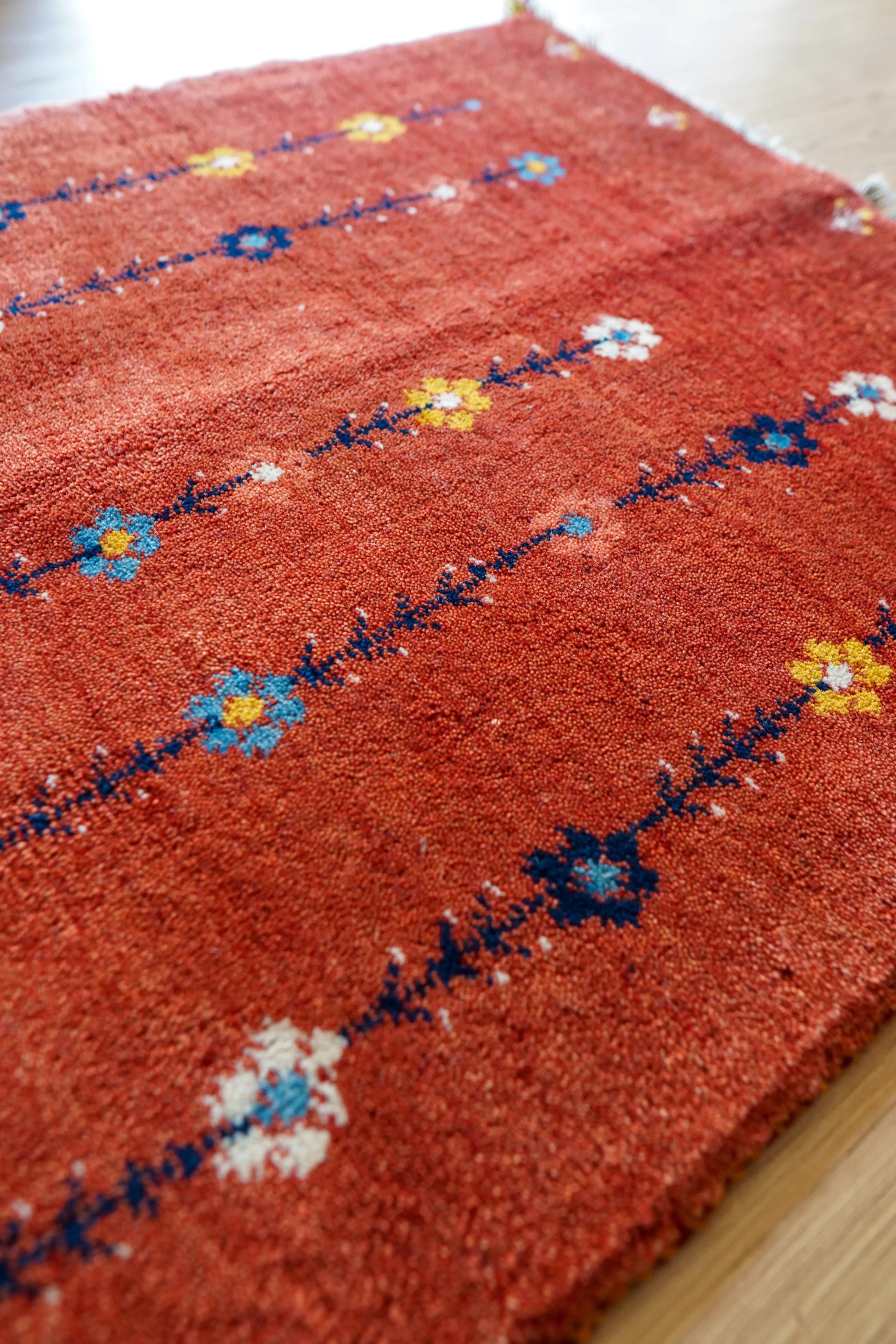 ギャッベ 遊牧民伝統のウールラグ decorworks – Decorworks