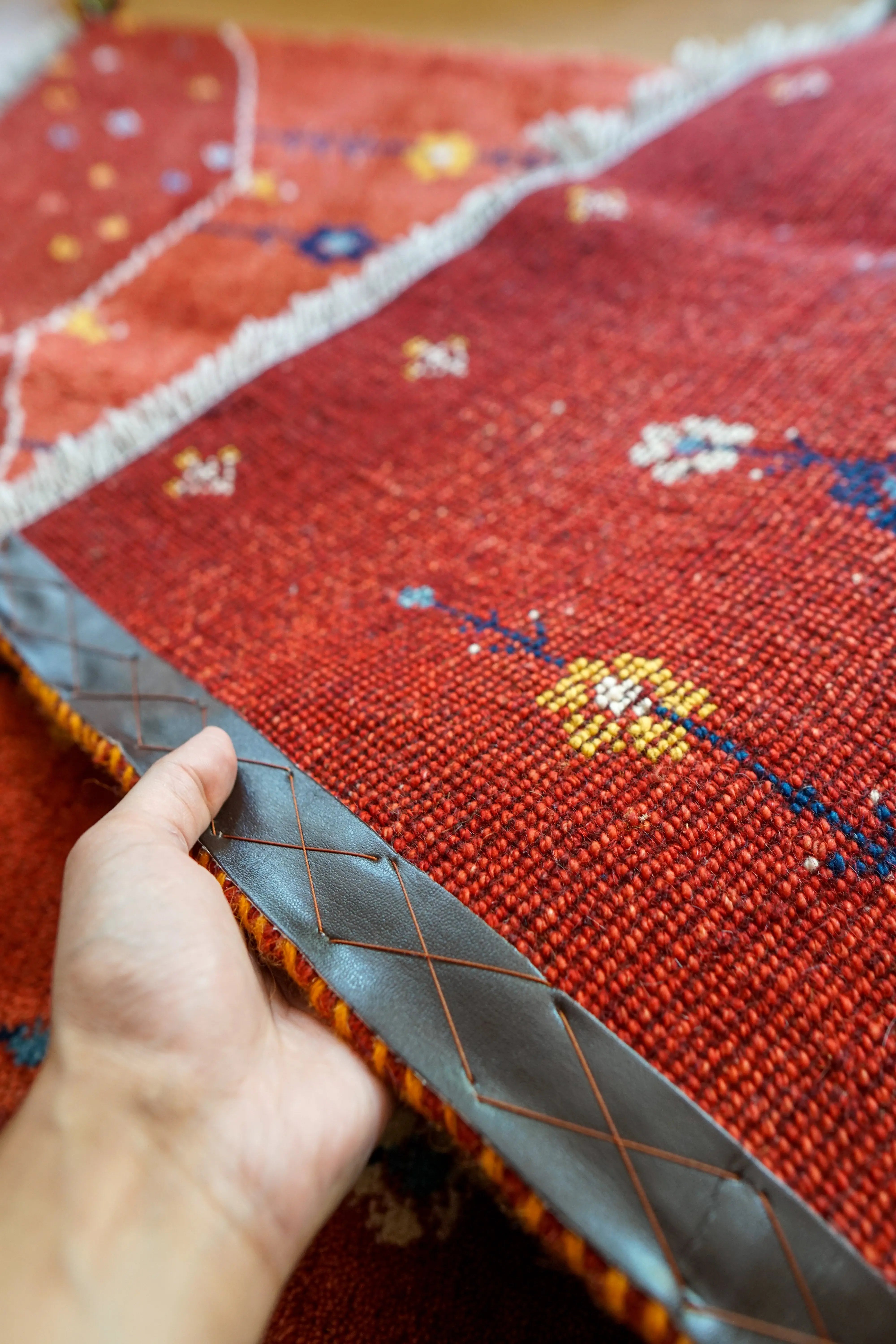 ペルシャ手織りギャッベ 遊牧民の伝統模様と天然ウール 120×80cm ギャベ ギャッベ 遊牧民伝統のウールラグ decorworks – Decorworks