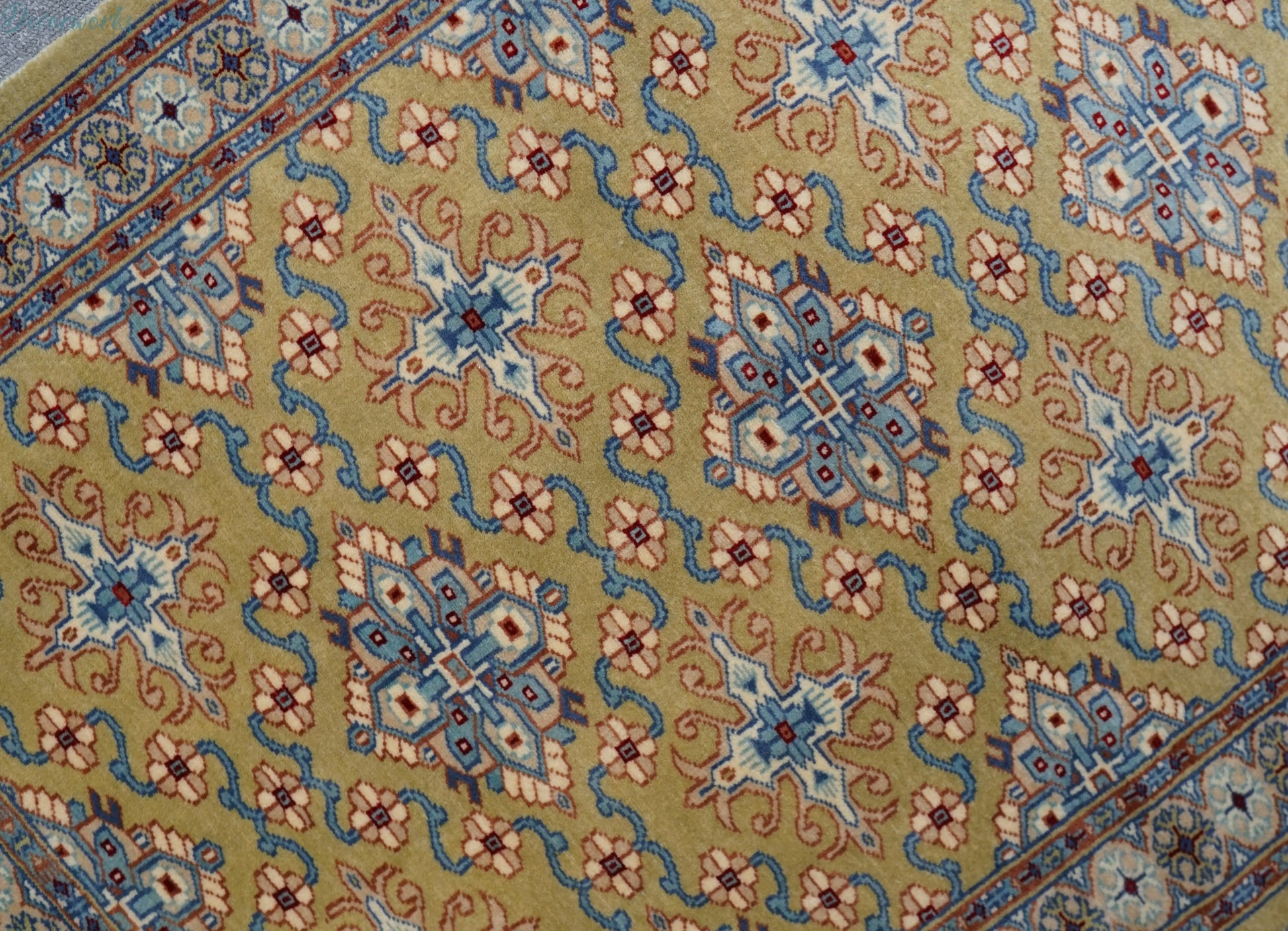 121×78cm パキスタン手織り絨毯 Decorworks