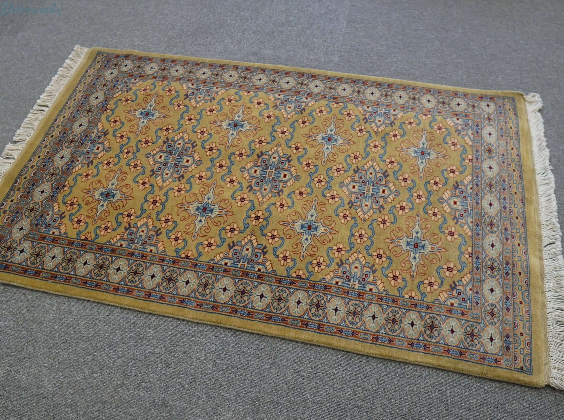 121×78cm パキスタン手織り絨毯 Decorworks