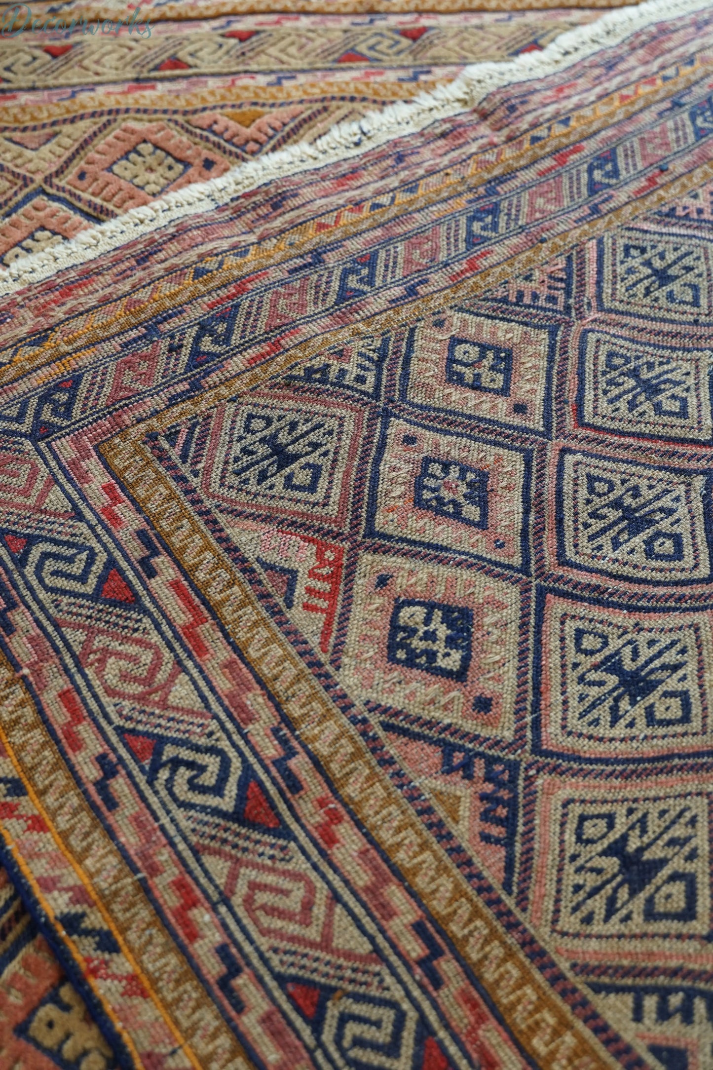 122×112cm 手織りマシュワニキリム Decorworks