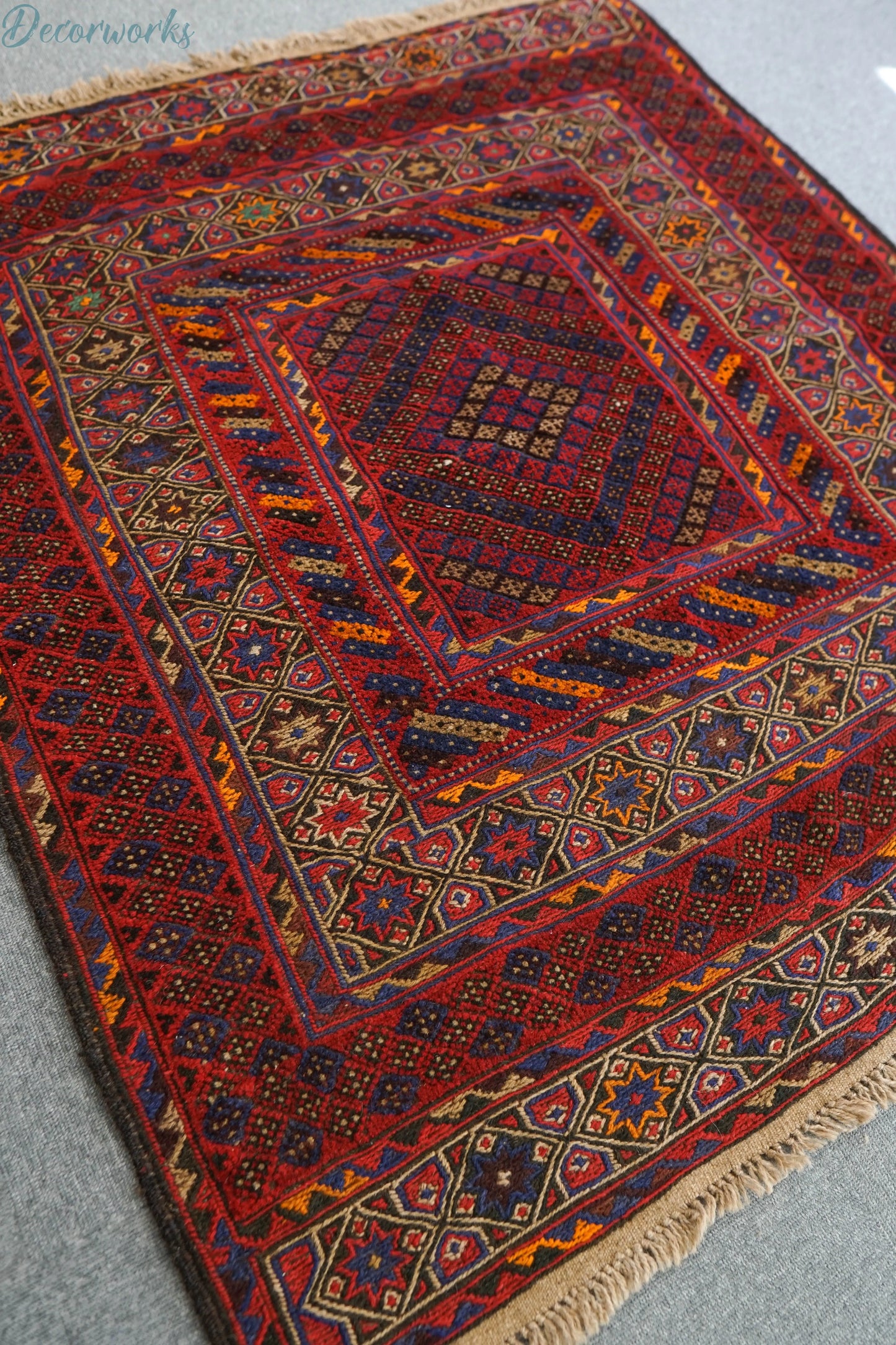 126×116cm 手織りマシュワニキリム 手織り絨毯 トライバルラグ Decorworks
