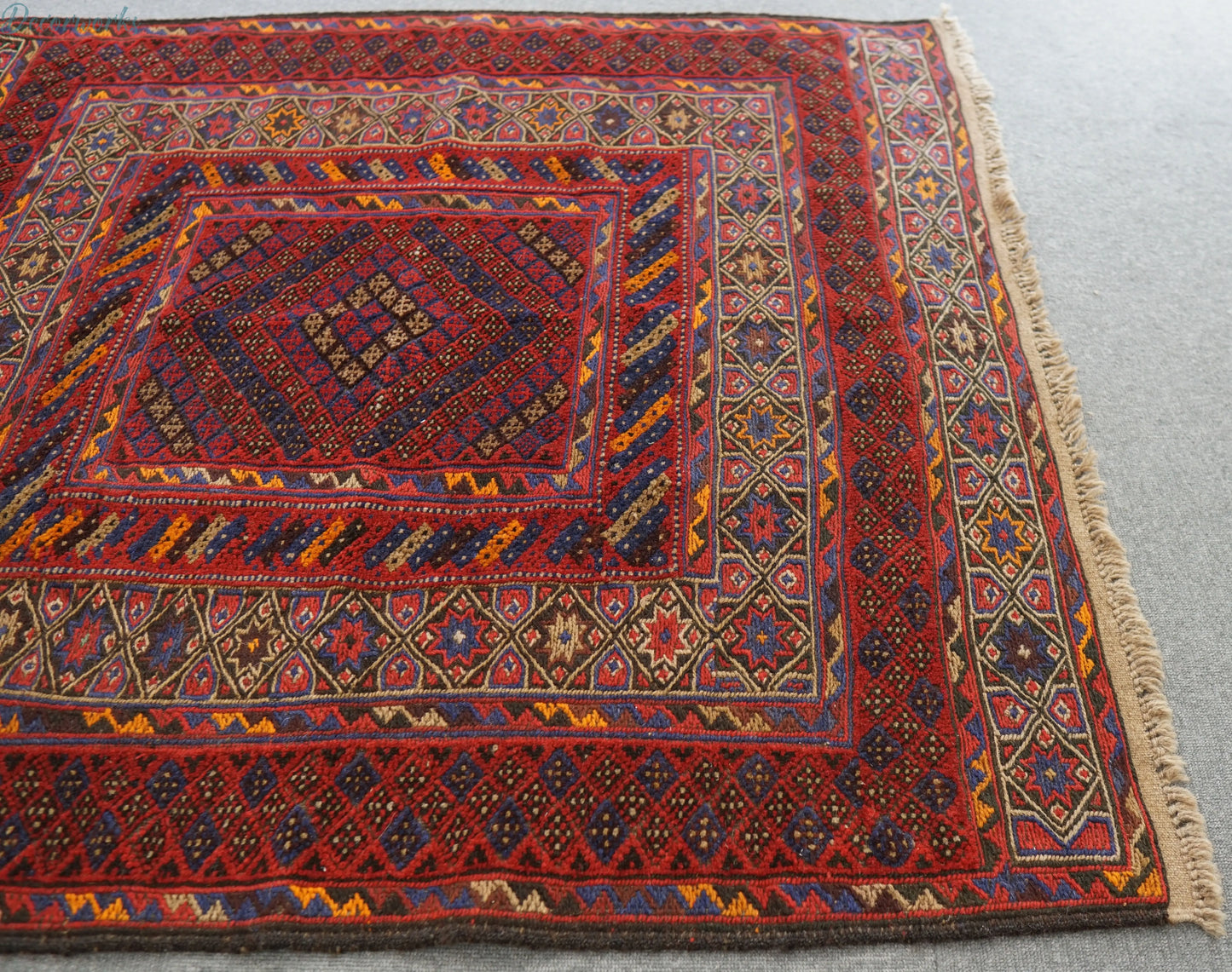 126×116cm 手織りマシュワニキリム 手織り絨毯 トライバルラグ Decorworks