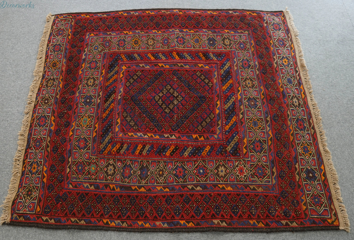 126×116cm 手織りマシュワニキリム 手織り絨毯 トライバルラグ Decorworks