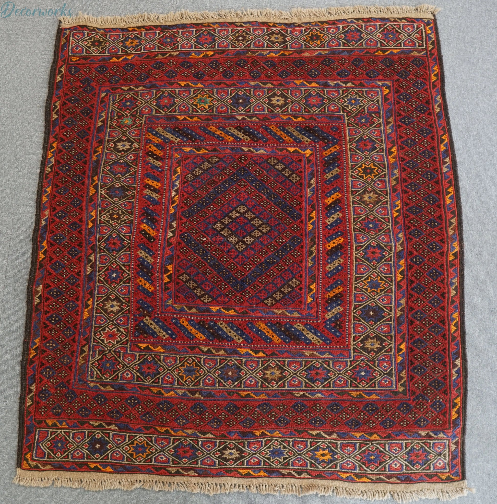 126×116cm 手織りマシュワニキリム 手織り絨毯 トライバルラグ Decorworks