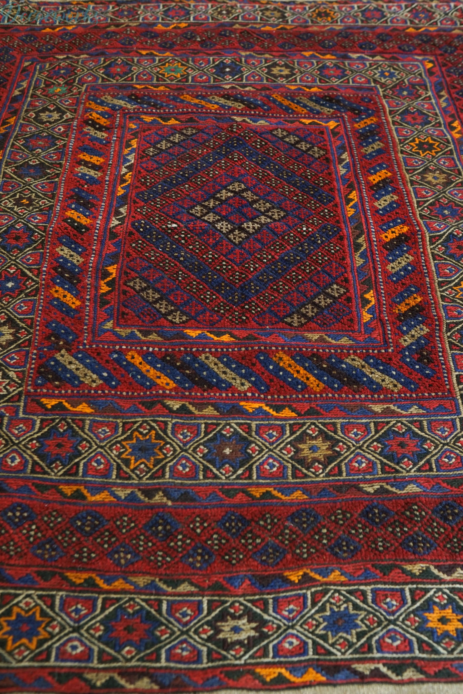 126×116cm 手織りマシュワニキリム 手織り絨毯 トライバルラグ Decorworks