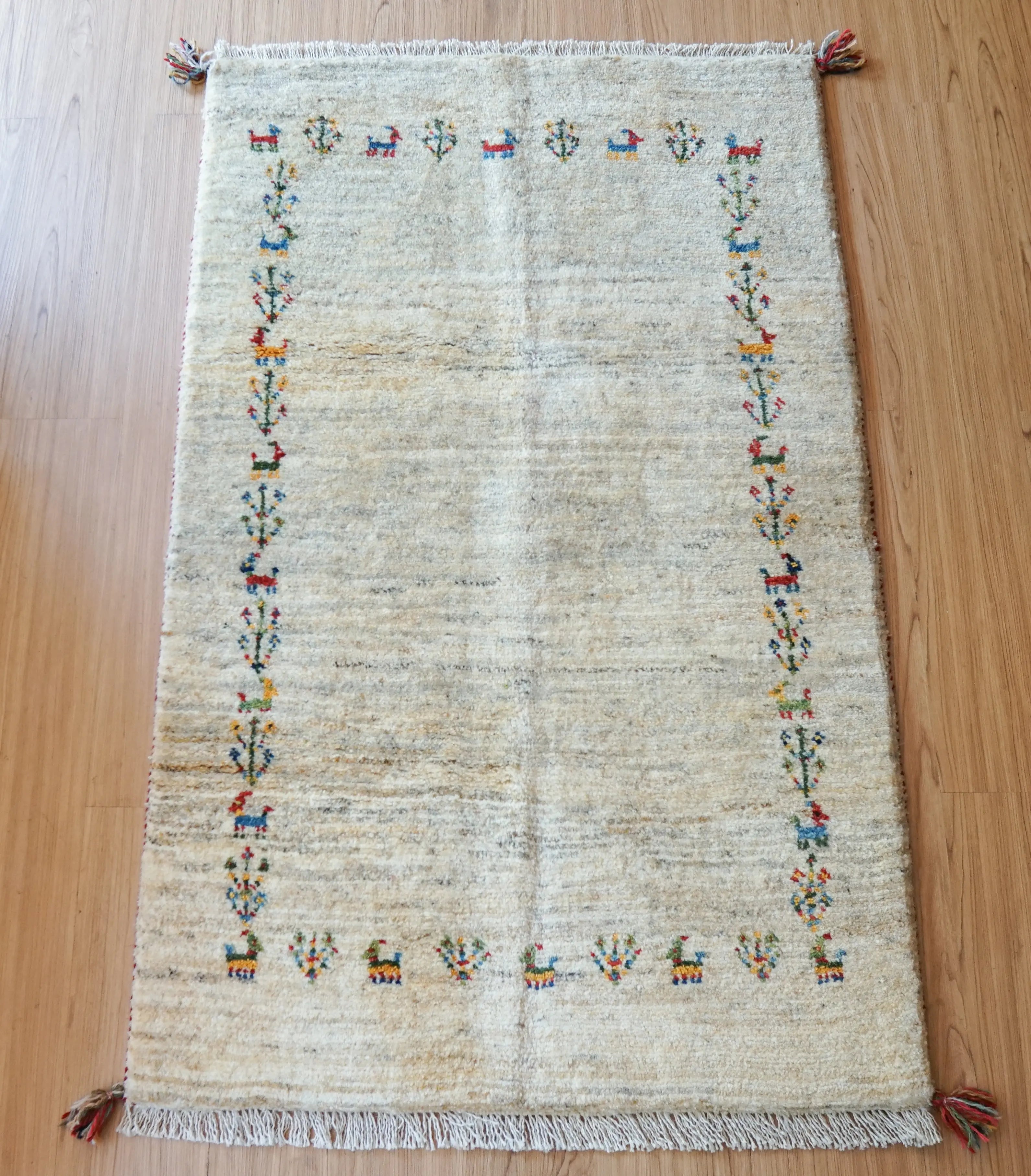 ペルシャ手織りギャッベ アマレ族130×80cm ギャッベ ペルシャ手織りギャッベ アマレ族130×80cm｜天然ウールの