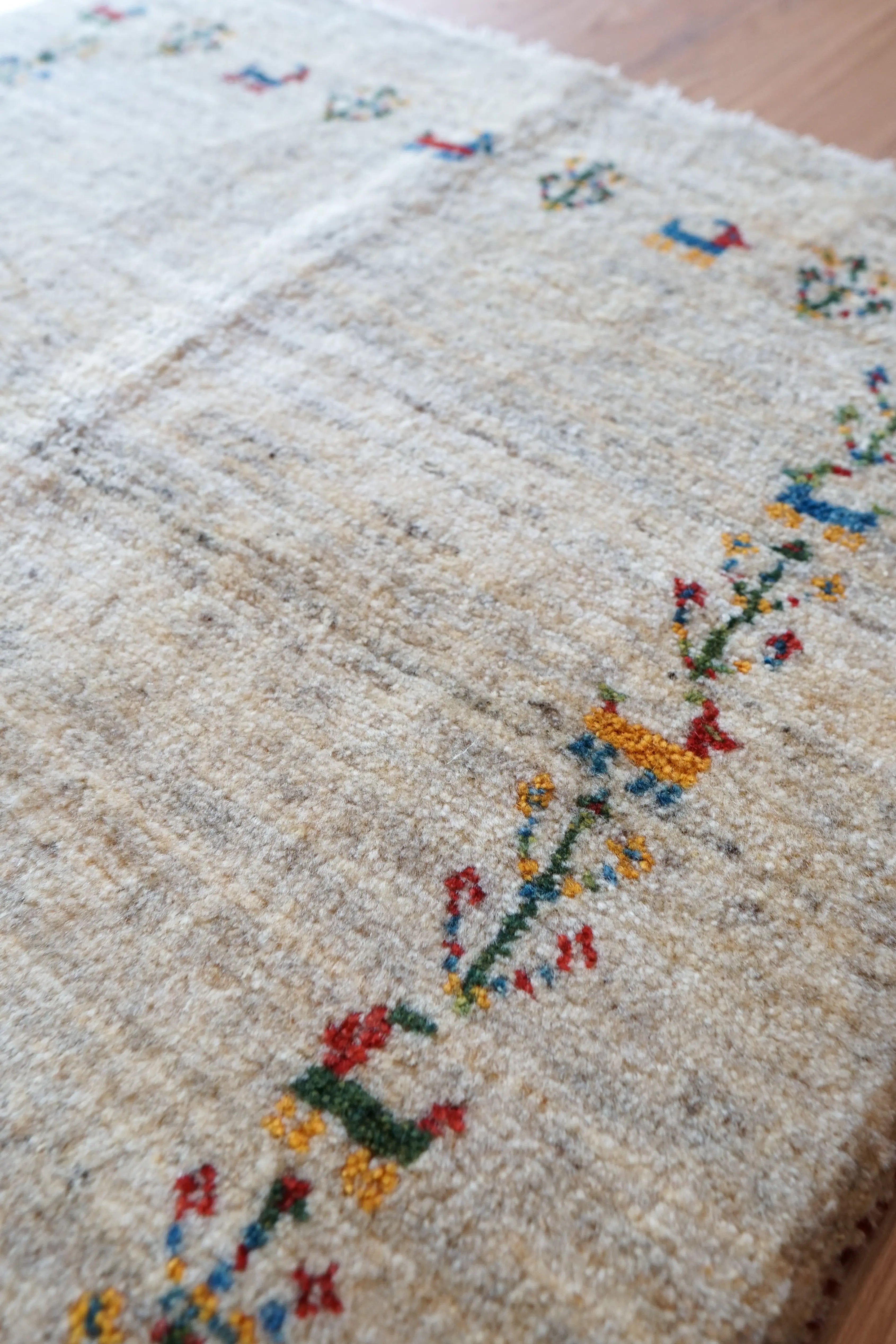 ギャッベ ペルシャ手織りギャッベ アマレ族130×80cm｜天然ウールの