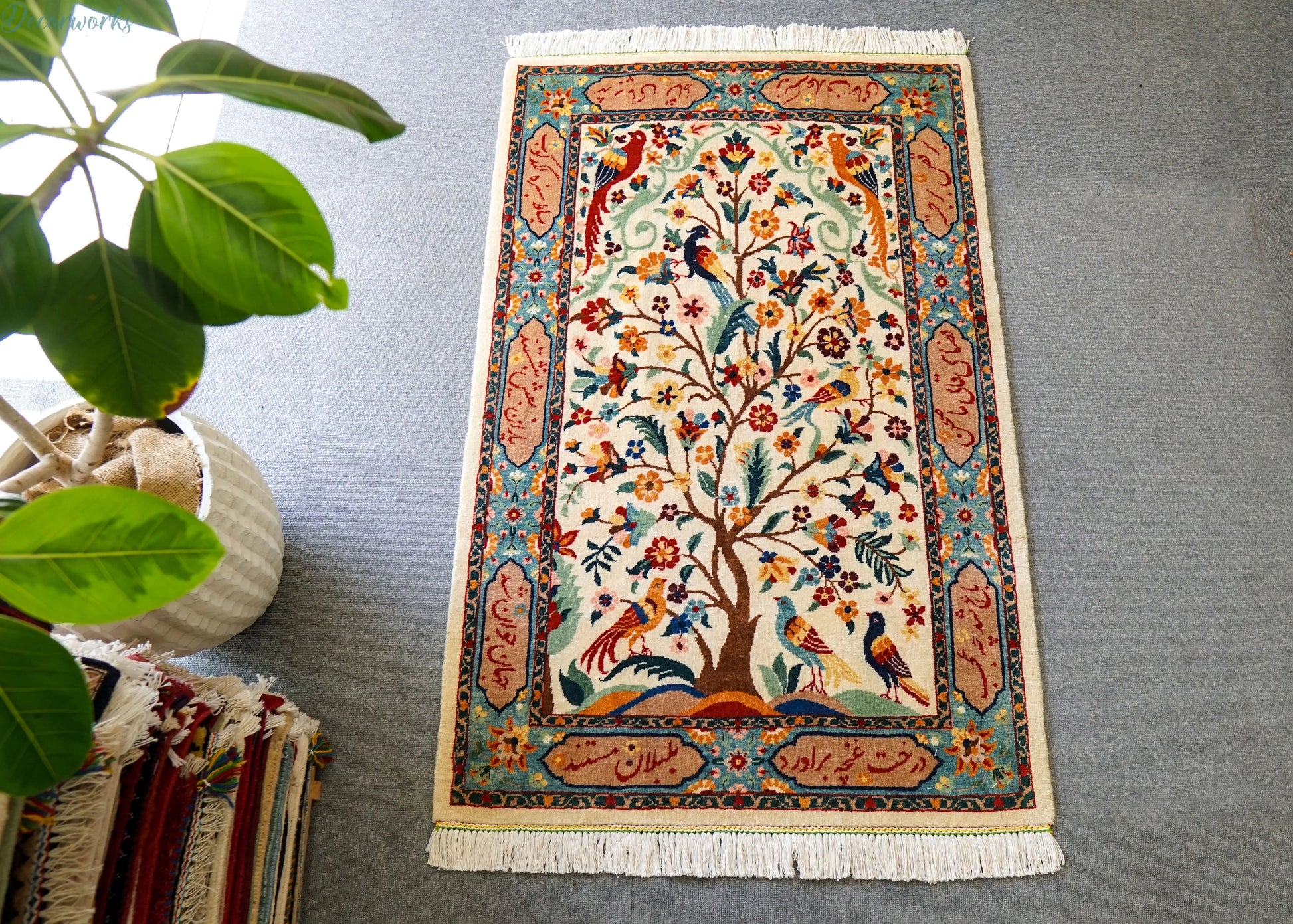 130×85cm　　ペルシャ バラミン産 手織り絨毯 Decorworks