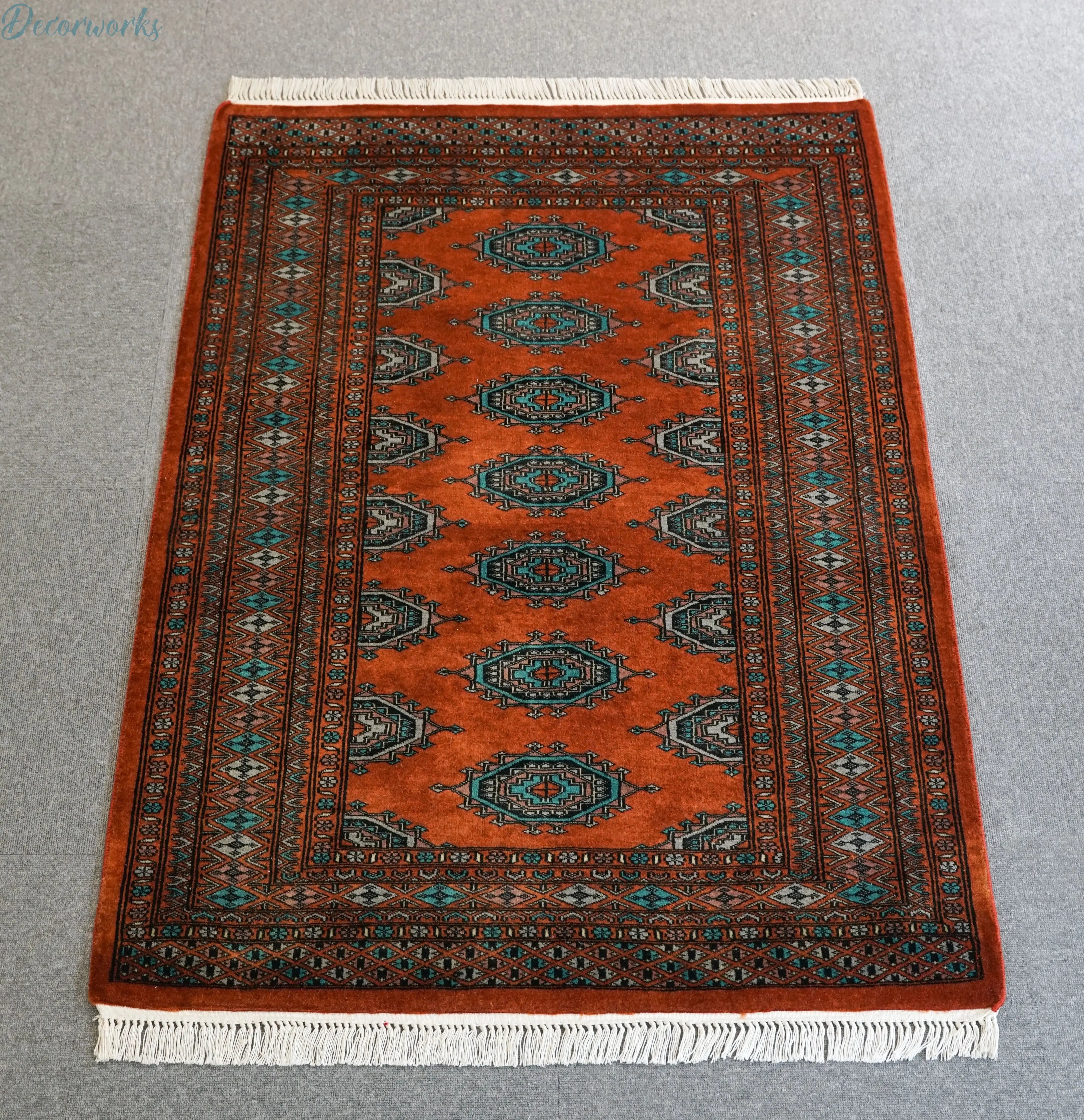 パキスタン　手織絨毯 140×95cm パキスタン手織り絨毯 - Decorworks