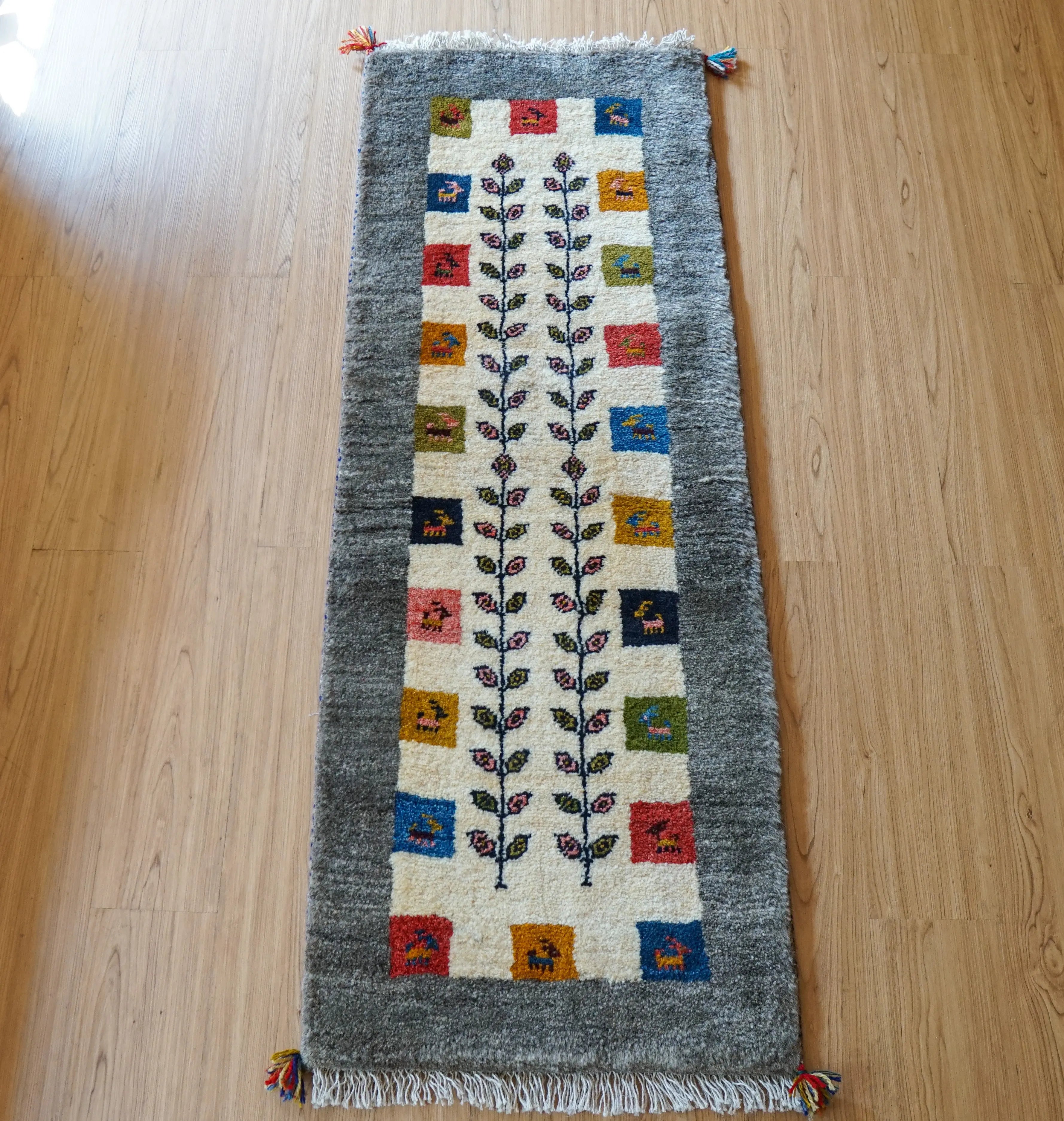 ギャッベ ランナー カシュガイ族 手織り ウールラグ 高級トライバル