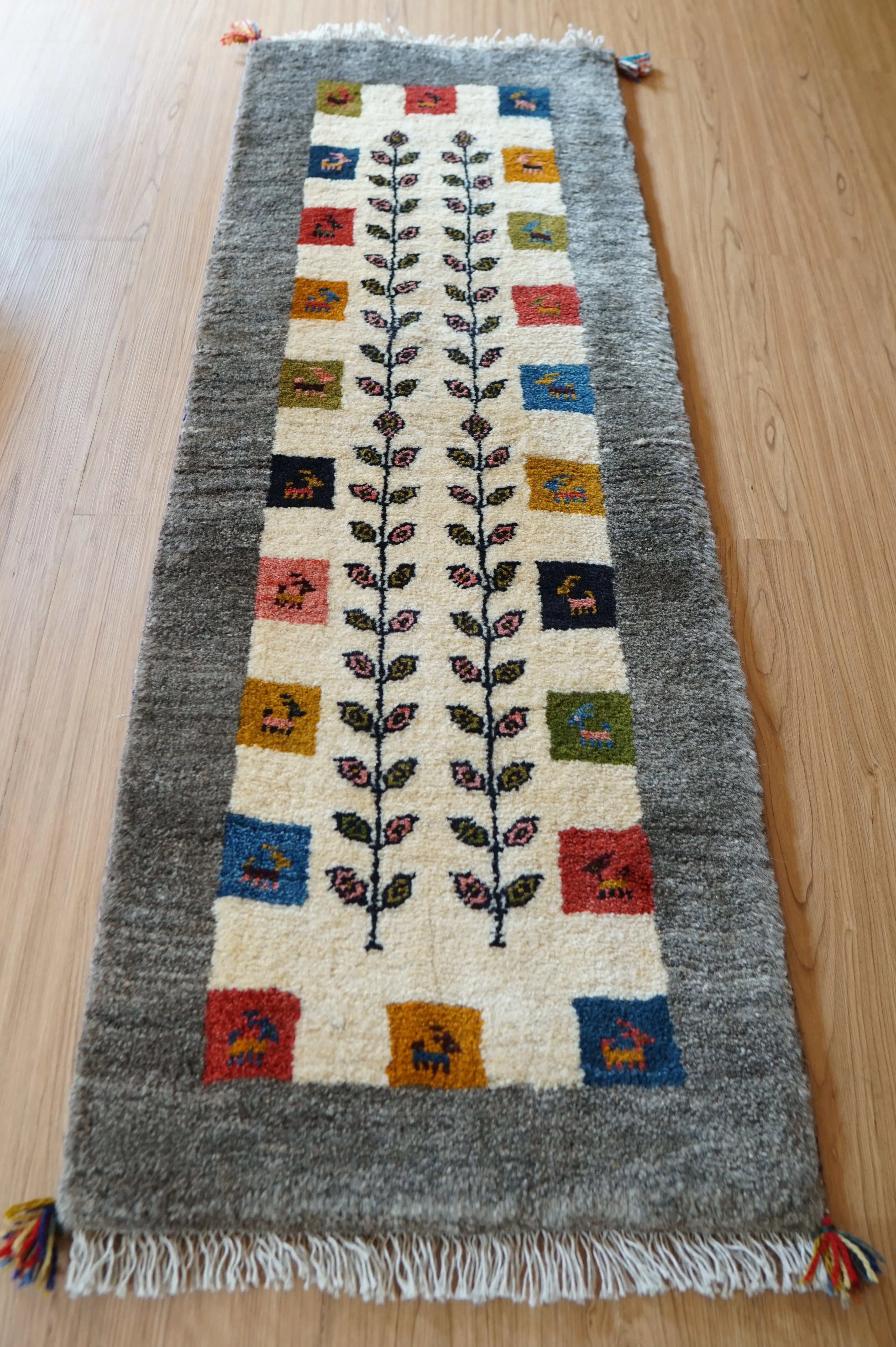 ギャッベ ランナー カシュガイ族 手織り ウールラグ 高級トライバル