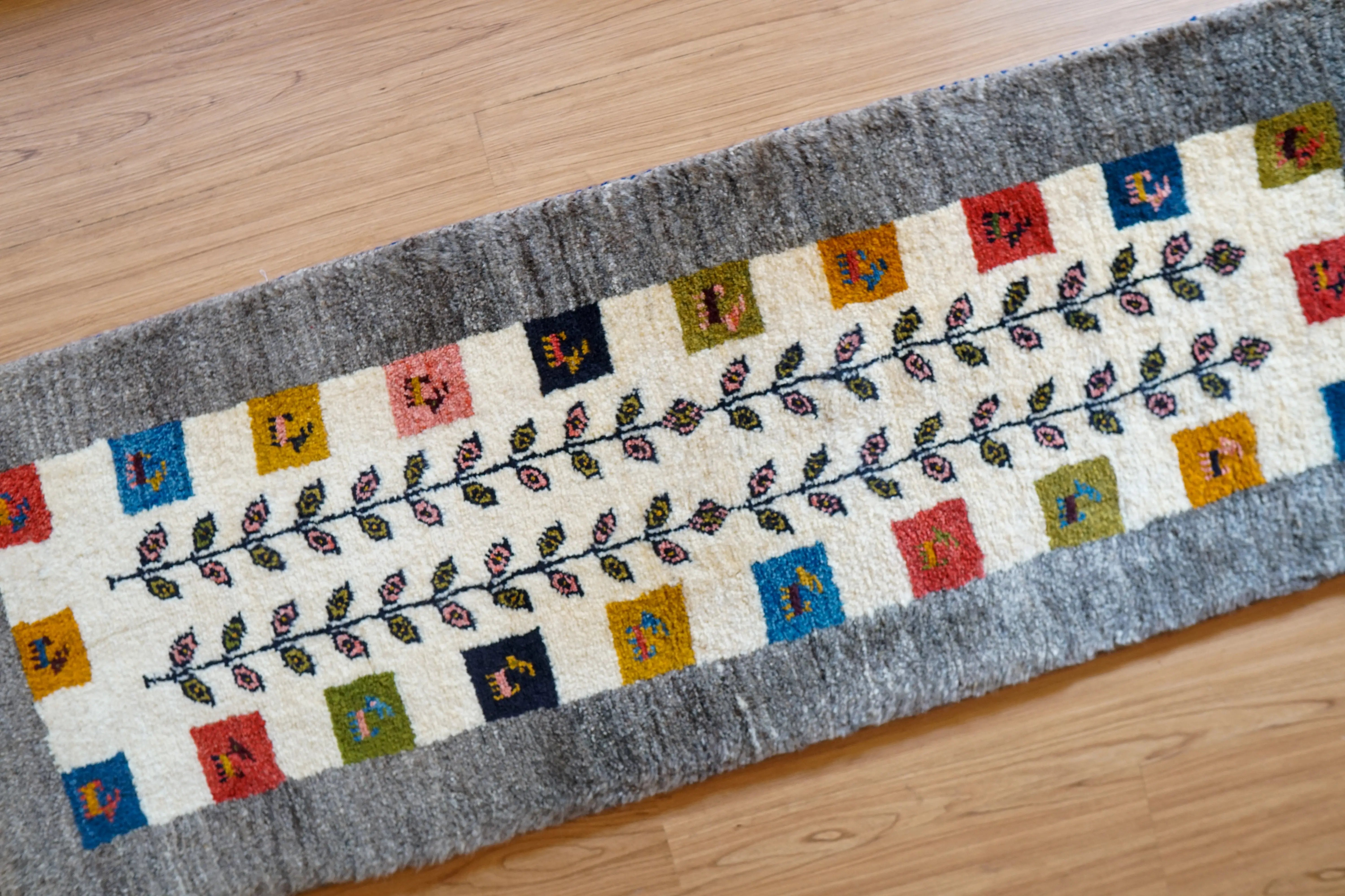 ペルー　カシュガイ族　草木染め　手織りウールギャッベ ギャッベ ランナー カシュガイ族 手織り ウールラグ 高級トライバル