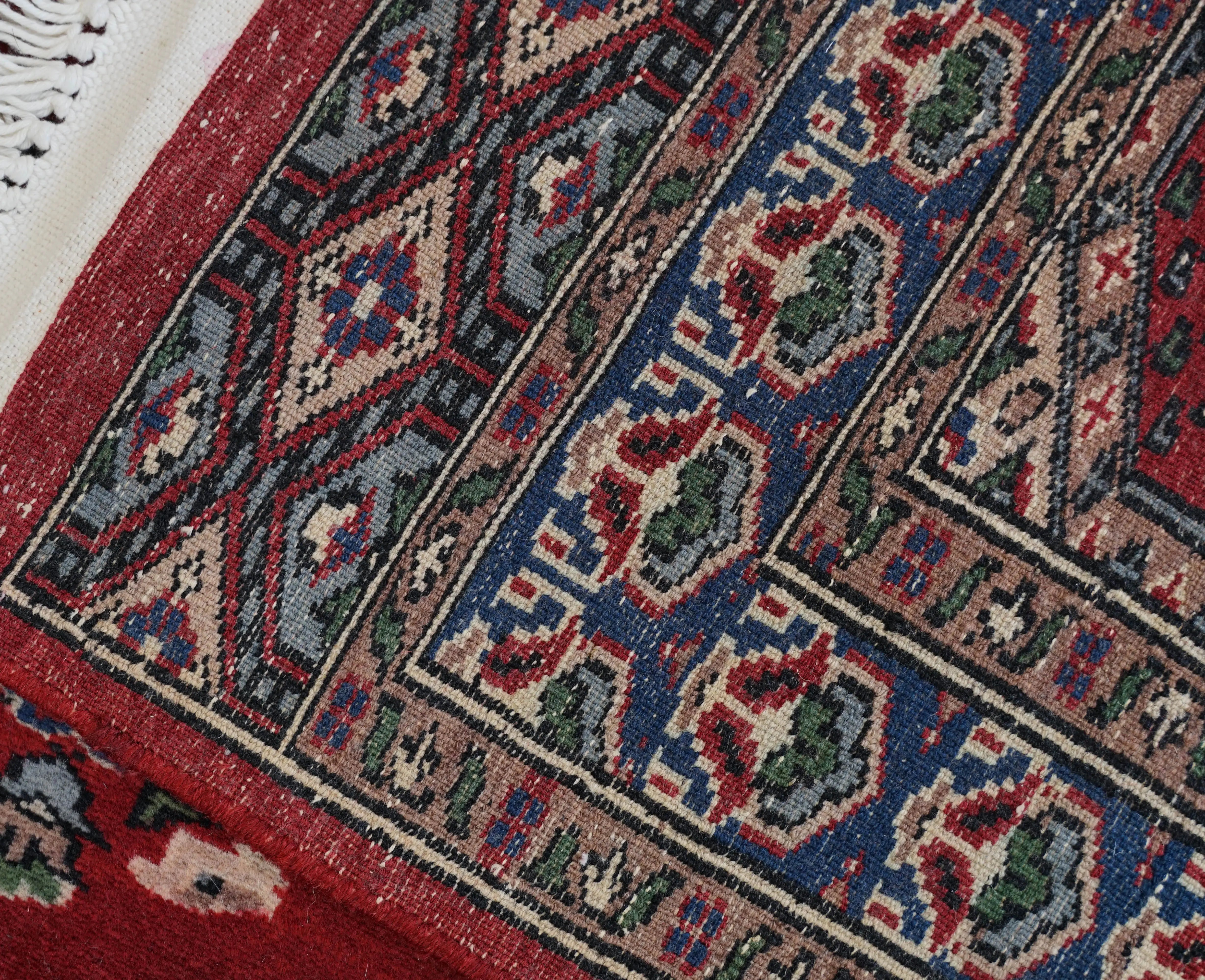 パキスタン手織り絨毯 150×92cm、ジャールダールデザインの伝統模様ラグ パキスタン手織り絨毯 150×92cm、ジャールダールデザインの伝統模様