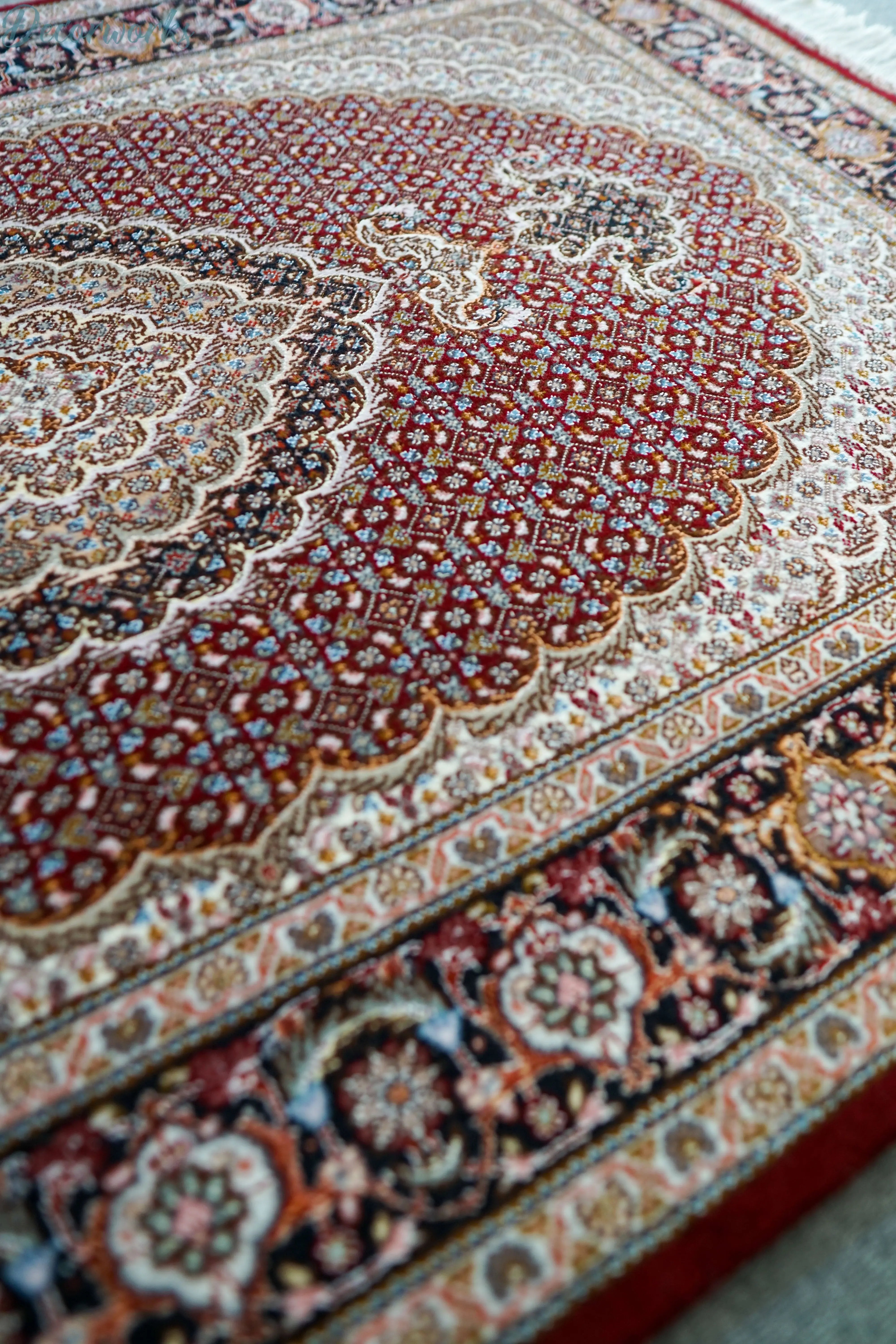 154×100cm 手織り ペルシャ絨毯 タブリーズ産 50RAJ - Decorworks