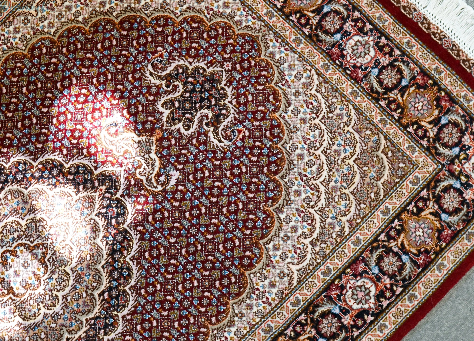 154×100cm 手織り ペルシャ絨毯 タブリーズ産　50RAJ Decorworks