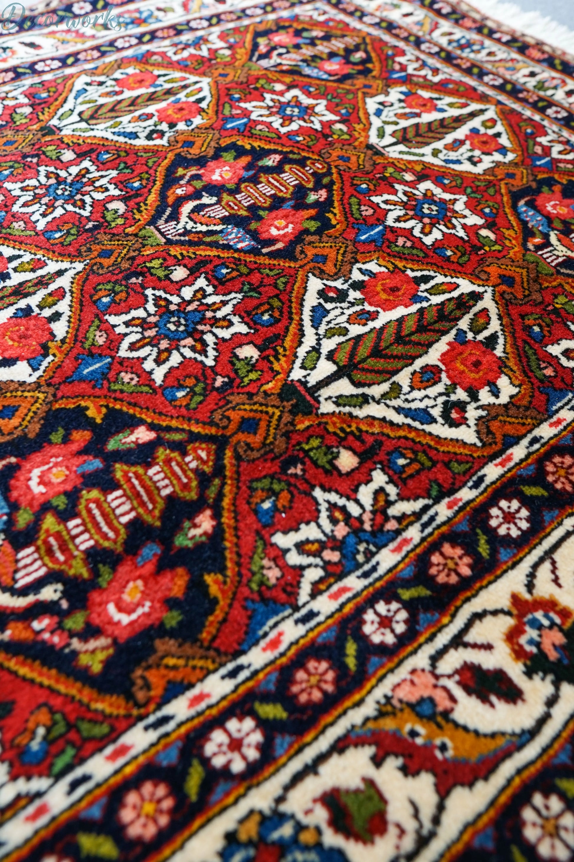162×105cm ペルシャ絨毯 バクティアリ Decorworks