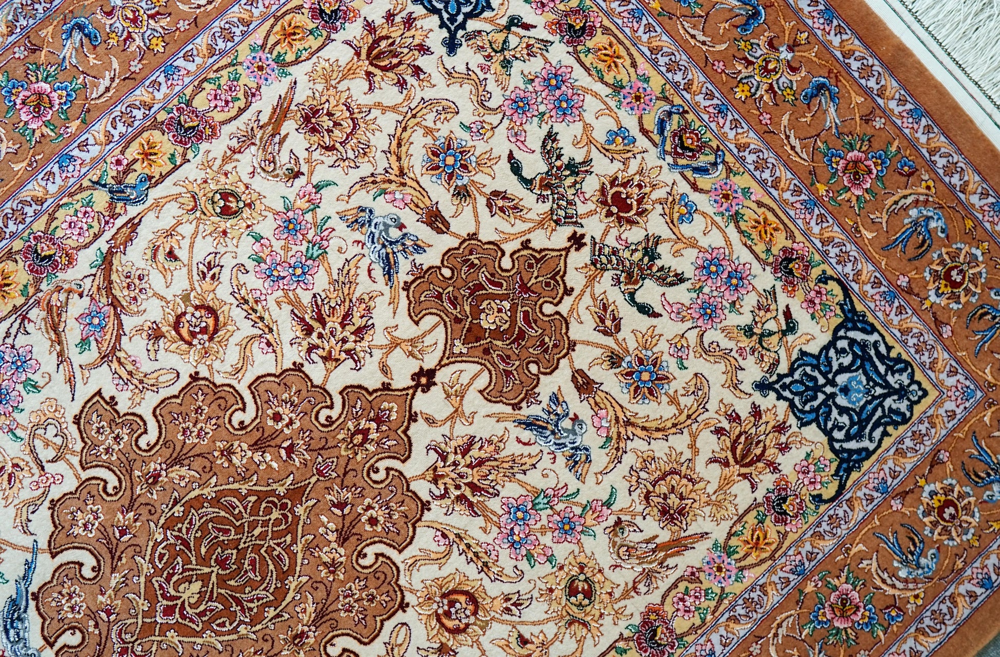 163×110cm 　手織りペルシャ絨毯　イスファハン サハラク房 Decorworks