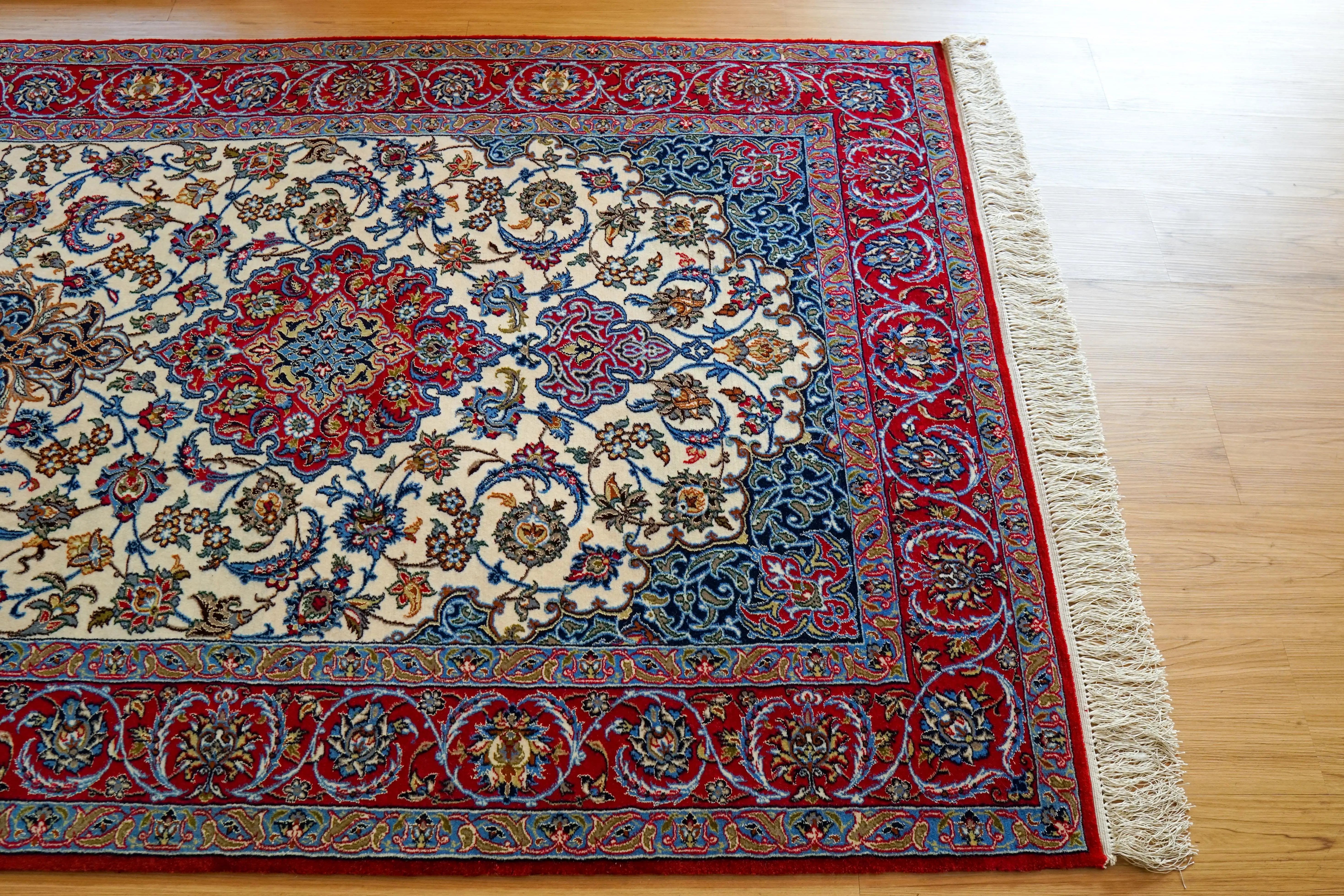 ペルシャ絨毯　イスファハン ラグ オールドイスファハンラグ ペルシャ絨毯｜伝統と歴史を受け継ぐ