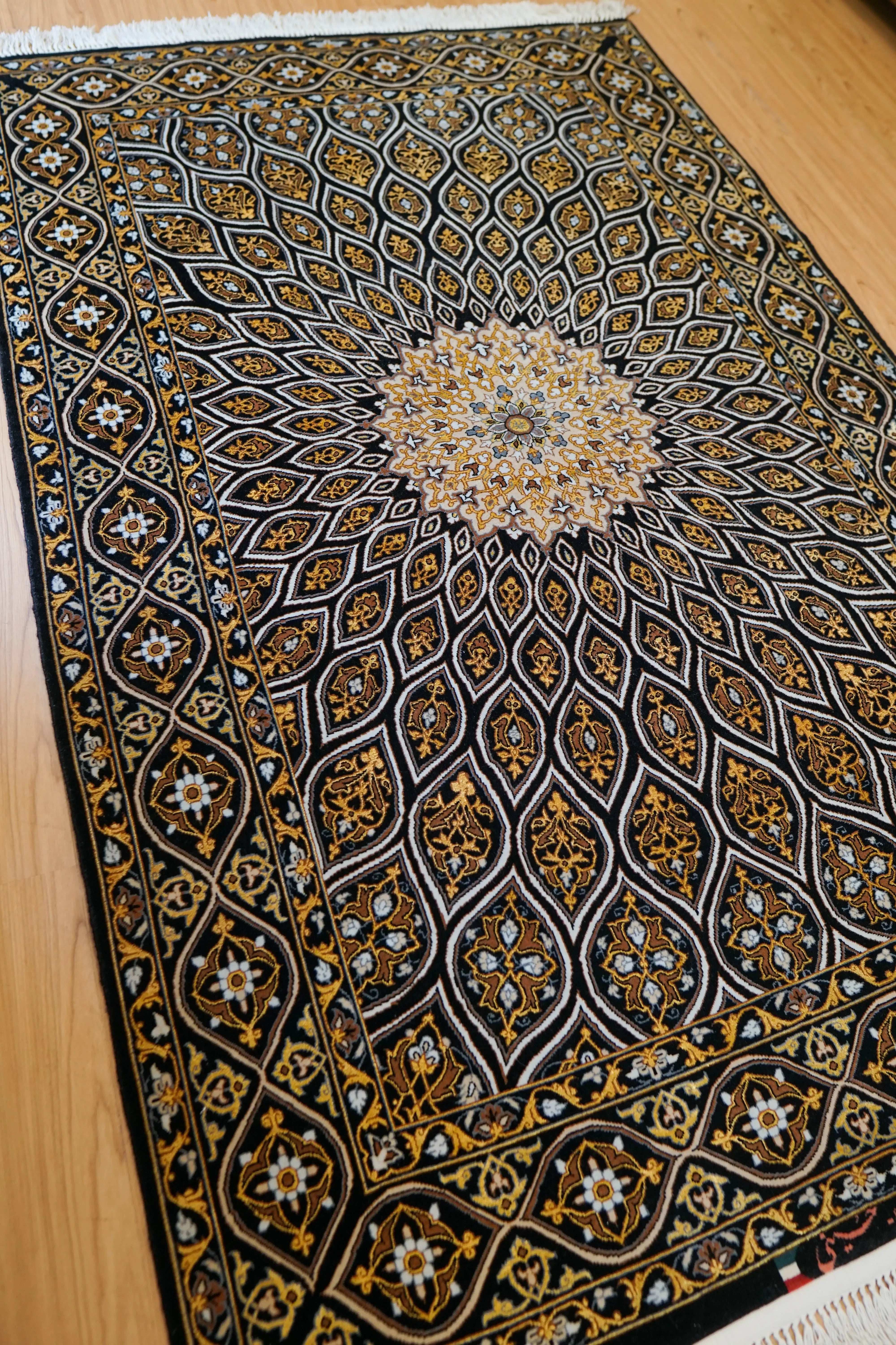ペルシャ絨毯 イスファハン産 フセーエニ房 174×110cm Decorworks