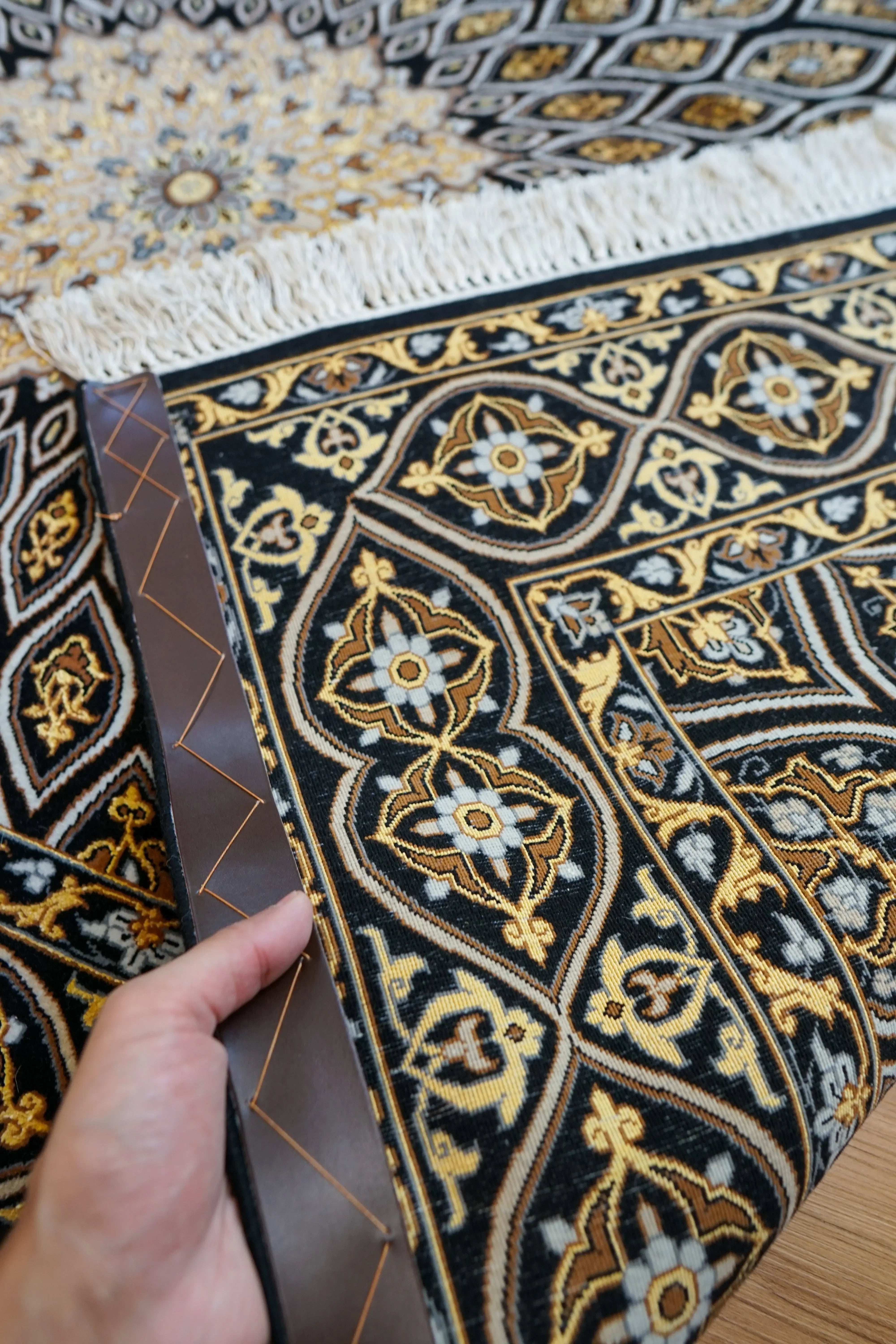 ペルシャ絨毯 イスファハン産 フセーエニ房 174×110cm Decorworks
