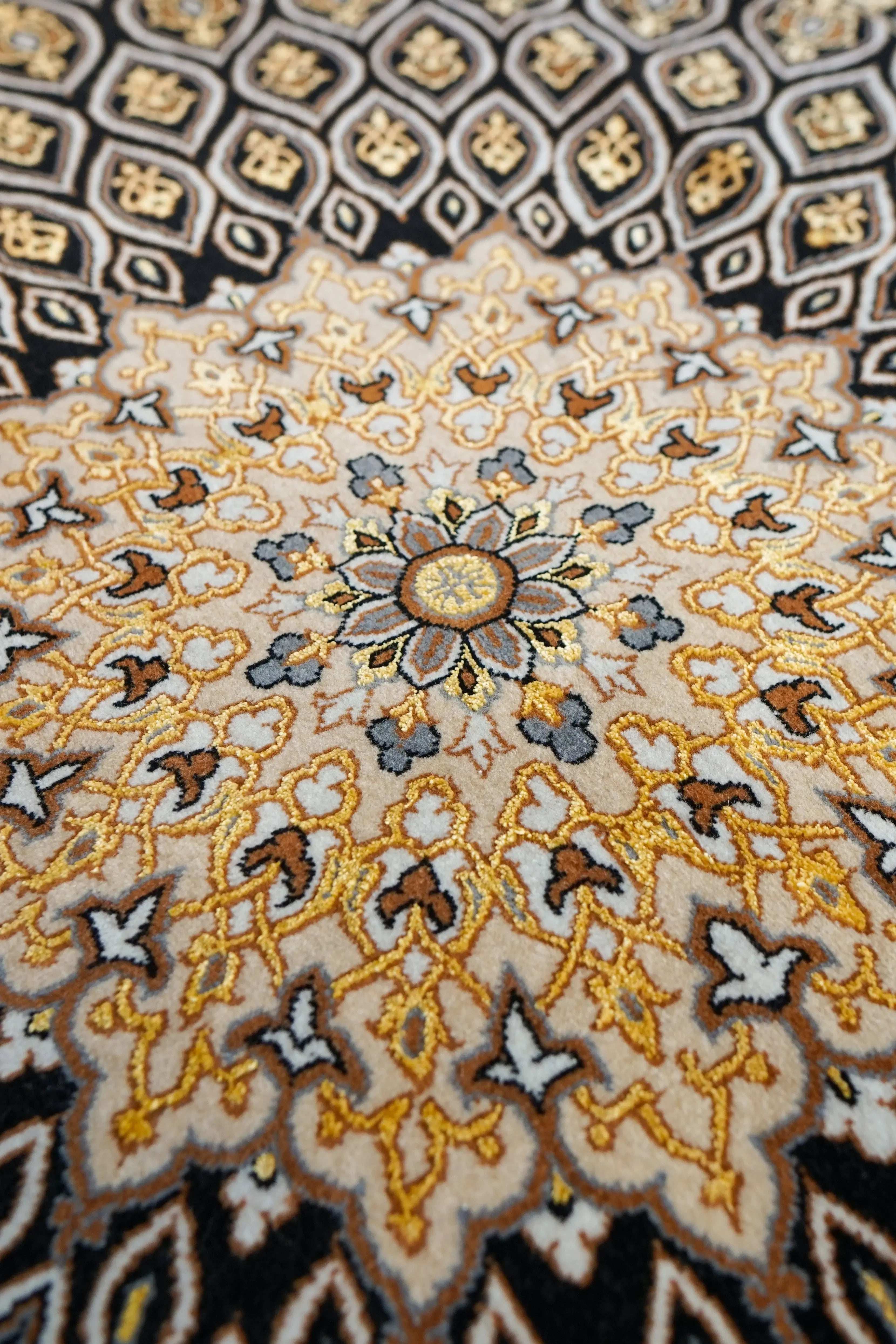 ペルシャ絨毯 イスファハン産 フセーエニ房 174×110cm Decorworks