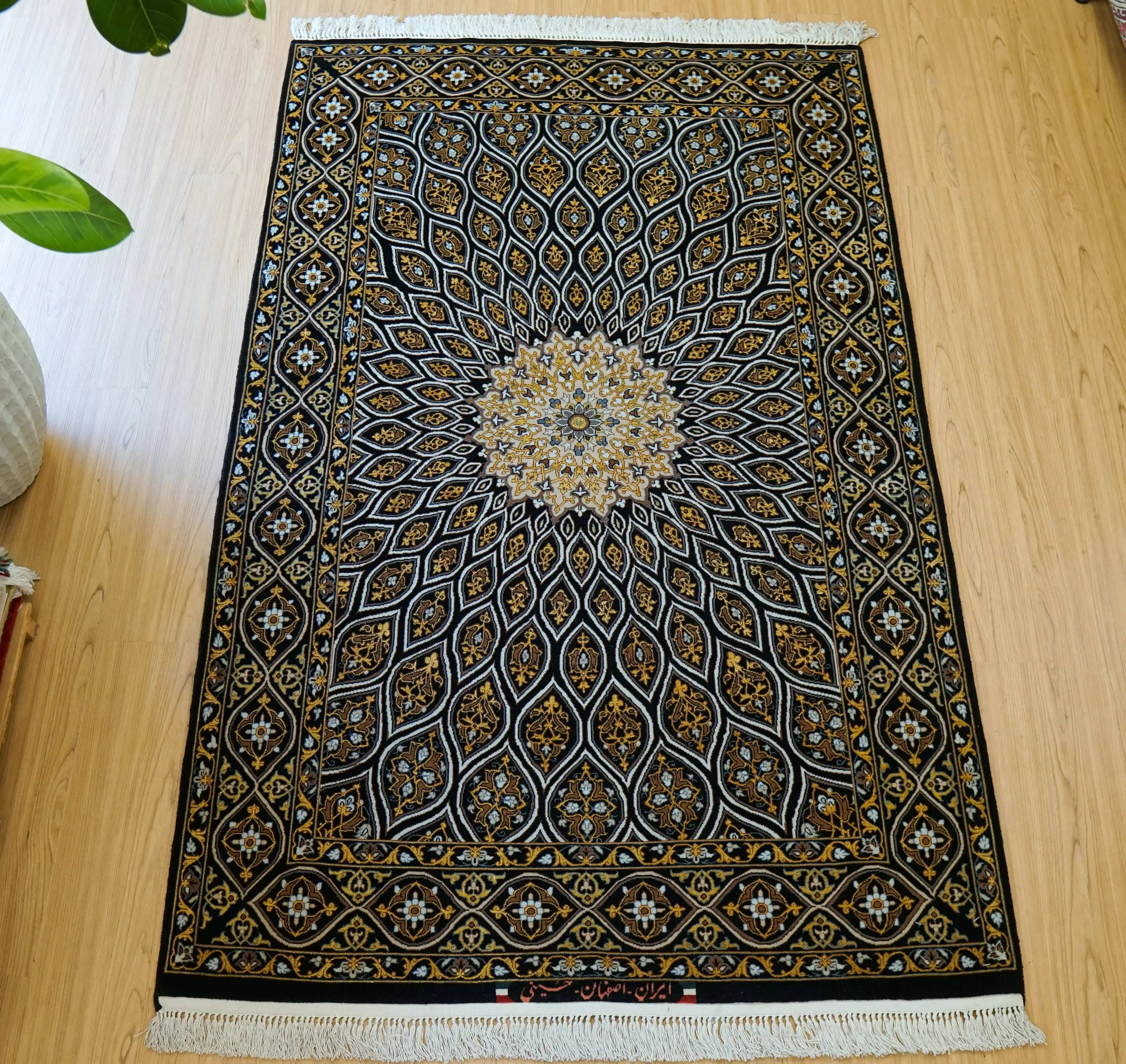 ペルシャ絨毯 イスファハン産 フセーエニ房 174×110cm Decorworks
