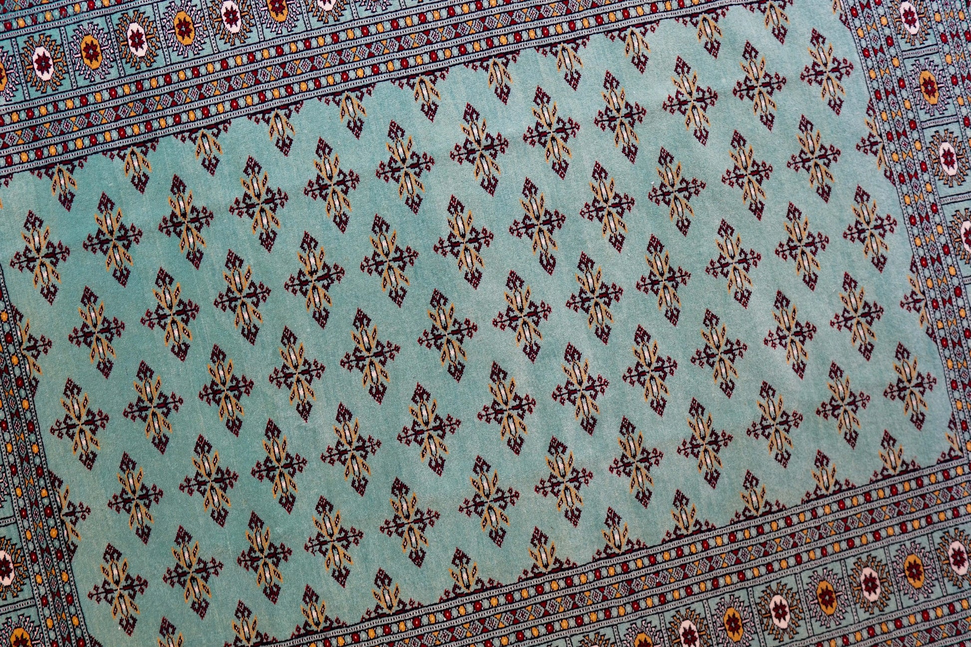 180×129cm パキスタン手織り絨毯 Decorworks