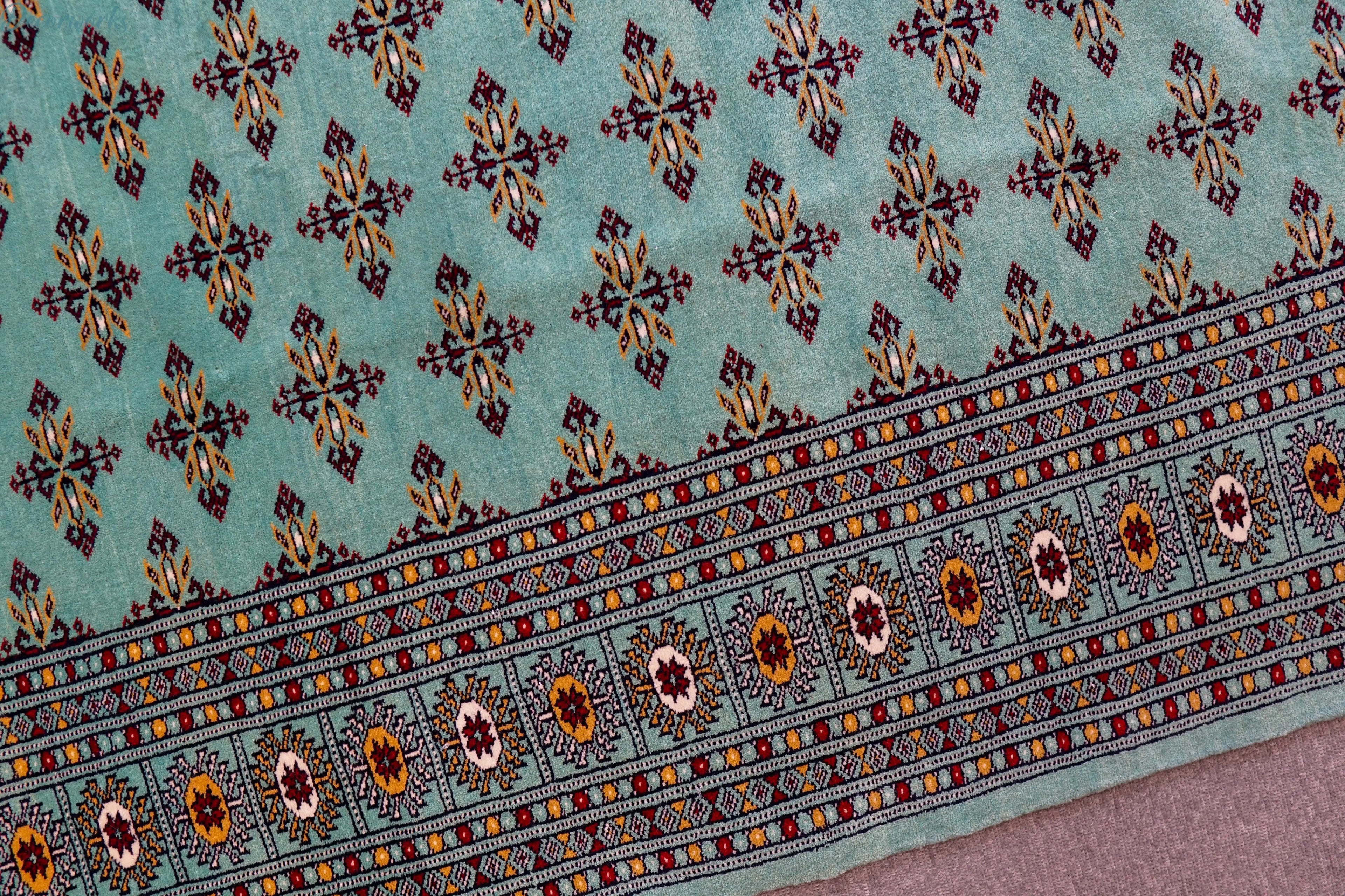 180×129cm パキスタン手織り絨毯 Decorworks