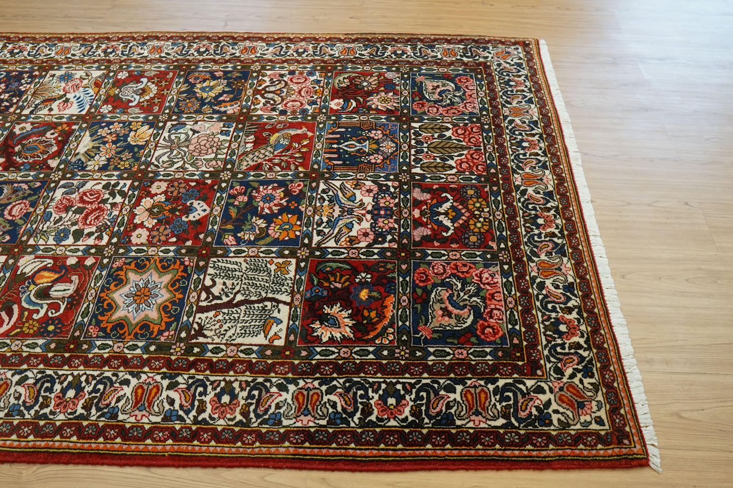  ペルシャ絨毯 バクティアリ産 202×136cm