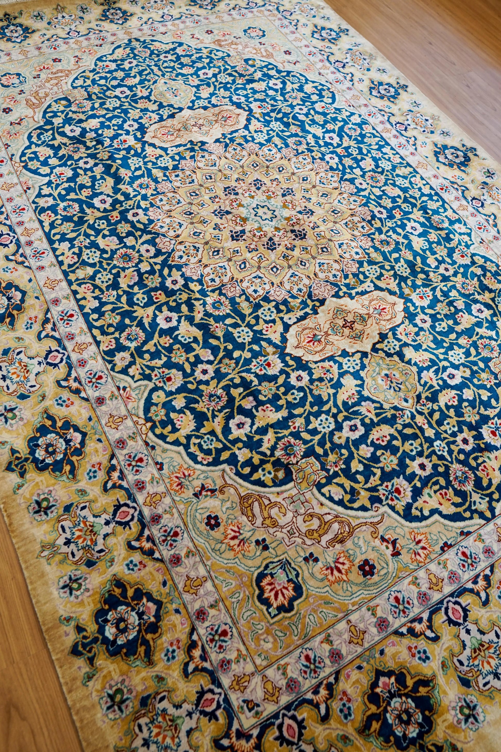 Collection 200×81cm　ペルシャ絨毯　クム産　モハメドジャムシェヂ房　シルク 100%　証明書付