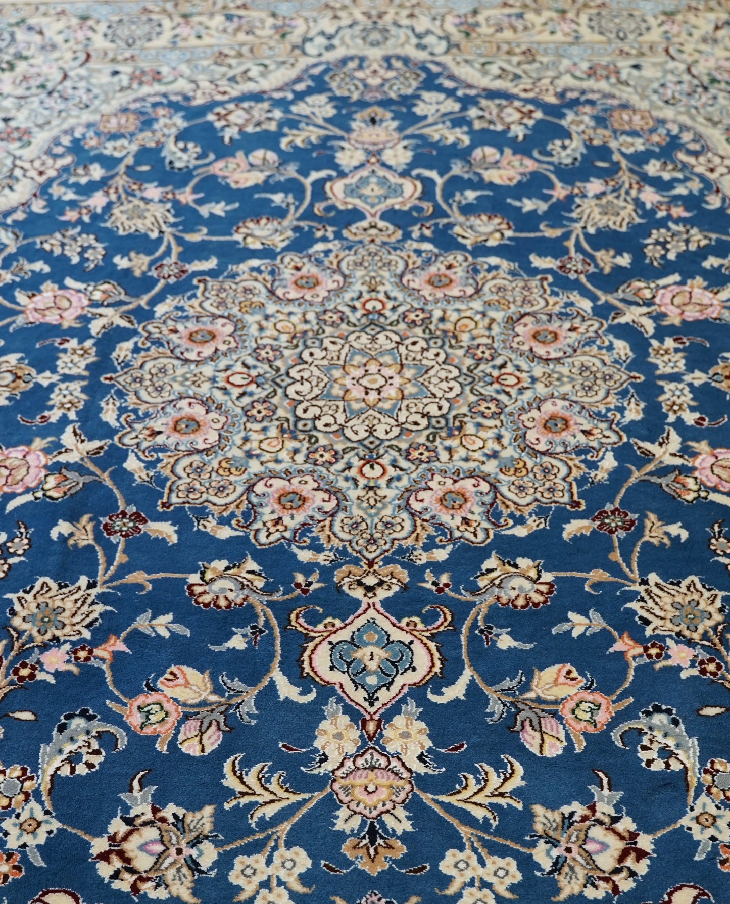 Collection ペルシャ絨毯 ナイン産   202×155cm　