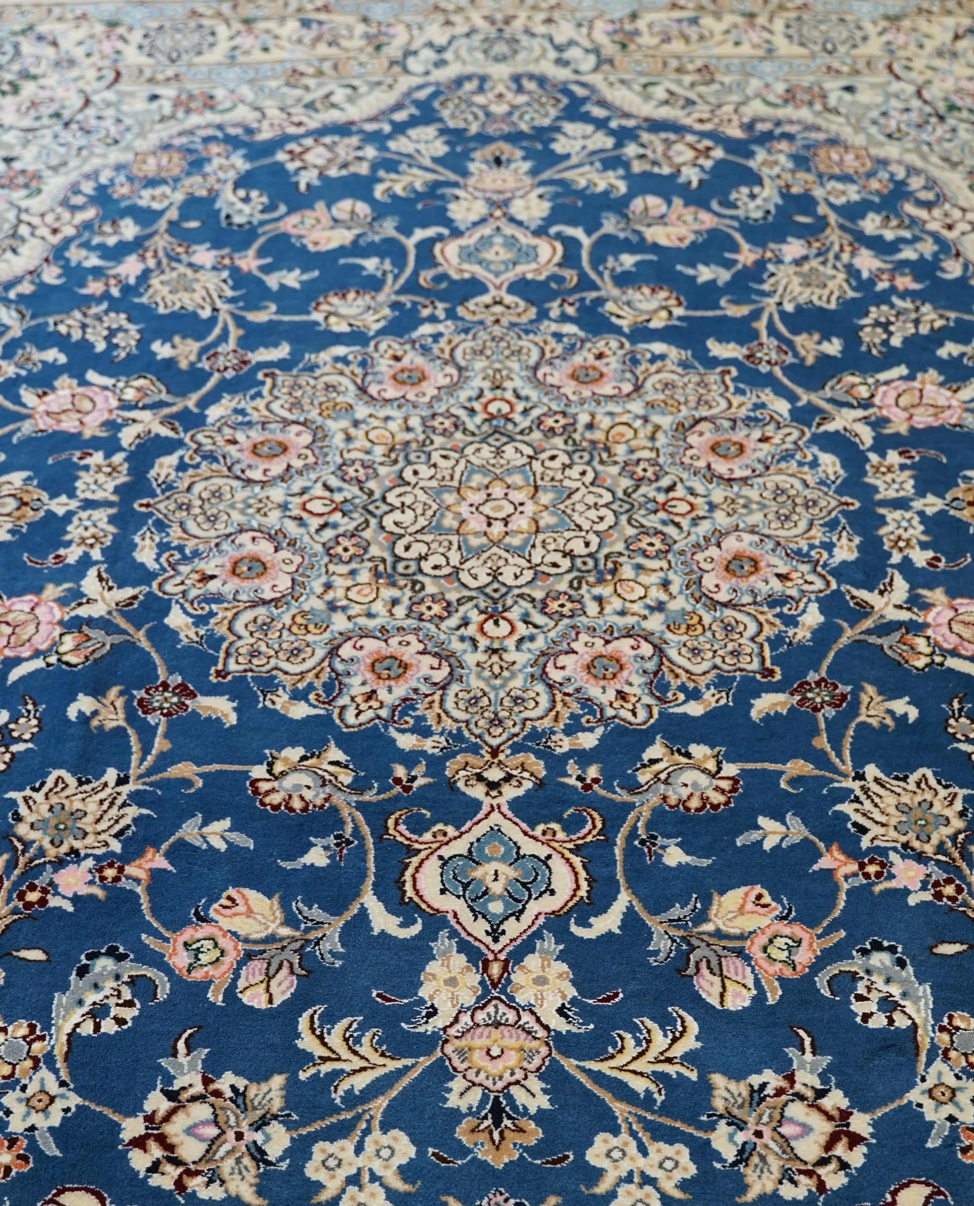 Collection ペルシャ絨毯 ナイン産   202×155cm　