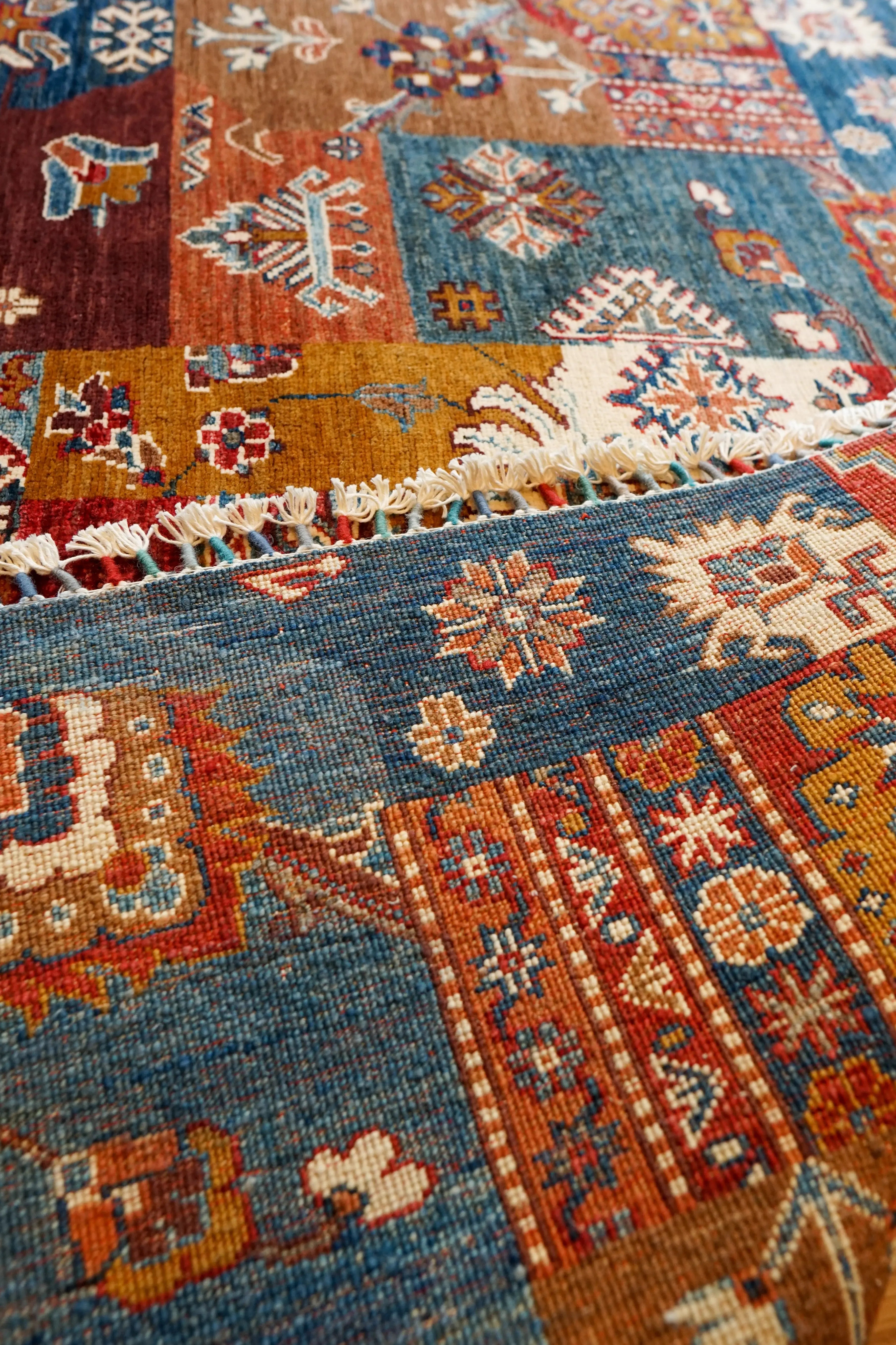 アフガン絨毯 ガズニー産 ウール トライバル 206×153cm アフガン絨毯 ガズニー産 ウール トライバルパッチワーク