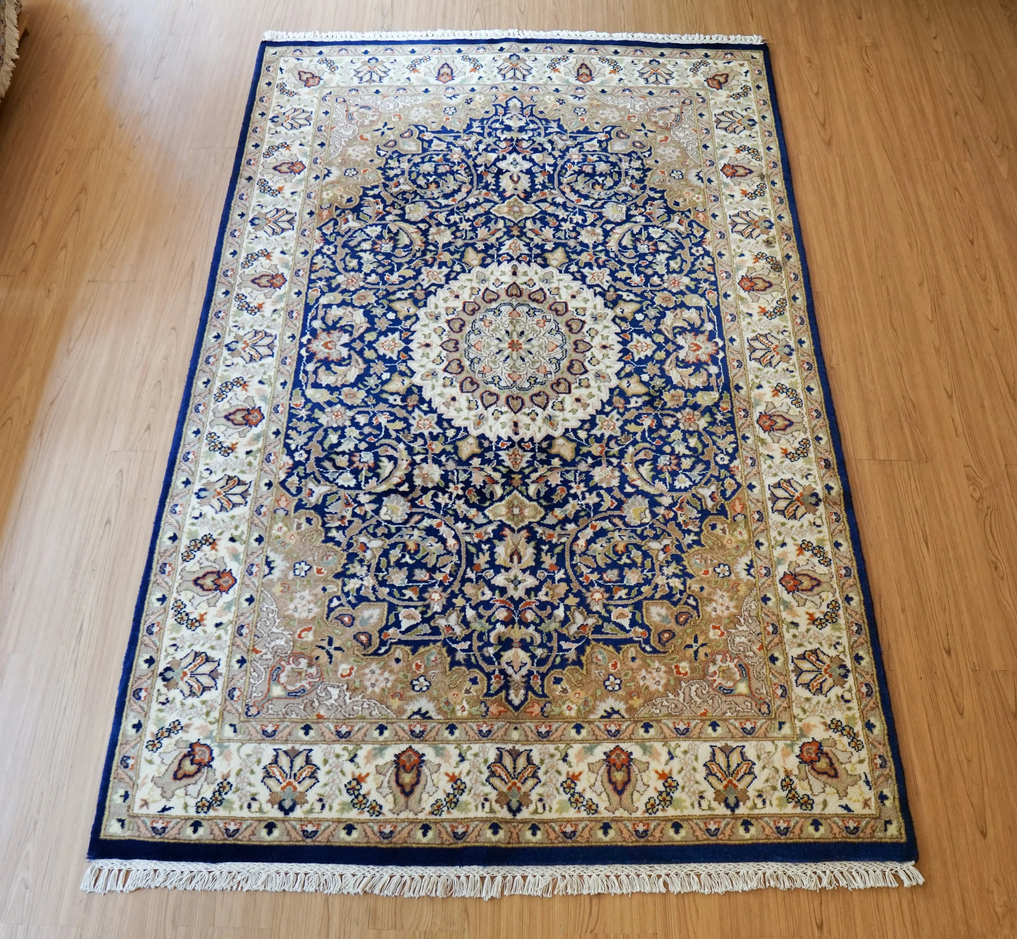 オリエンタルラグパキスタン手織り絨毯 ダブルノット214×135cm