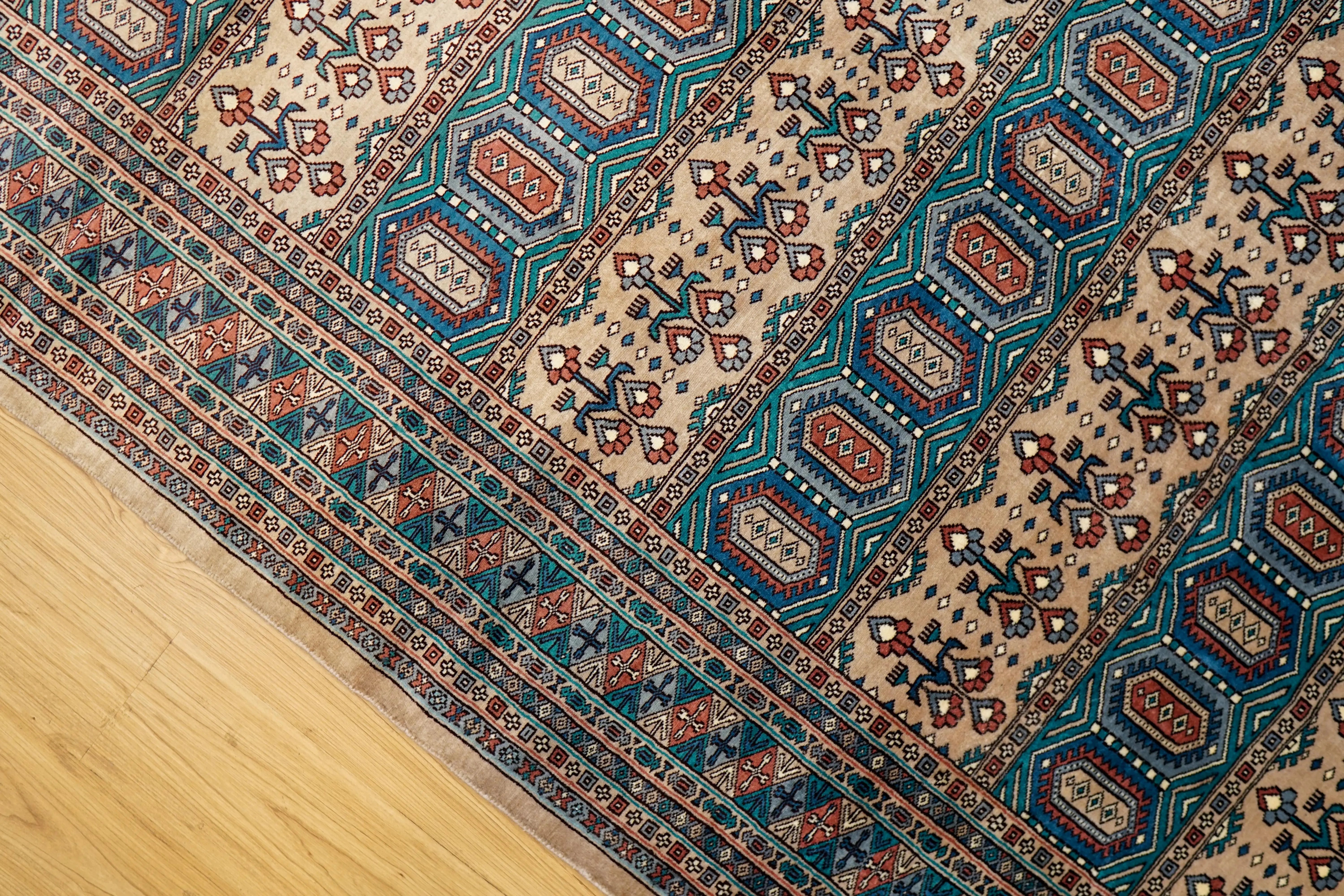 パキスタン手織り絨毯 229×151cm パキスタン手織り絨毯 229×151cm ニュージーランドウール 高品質