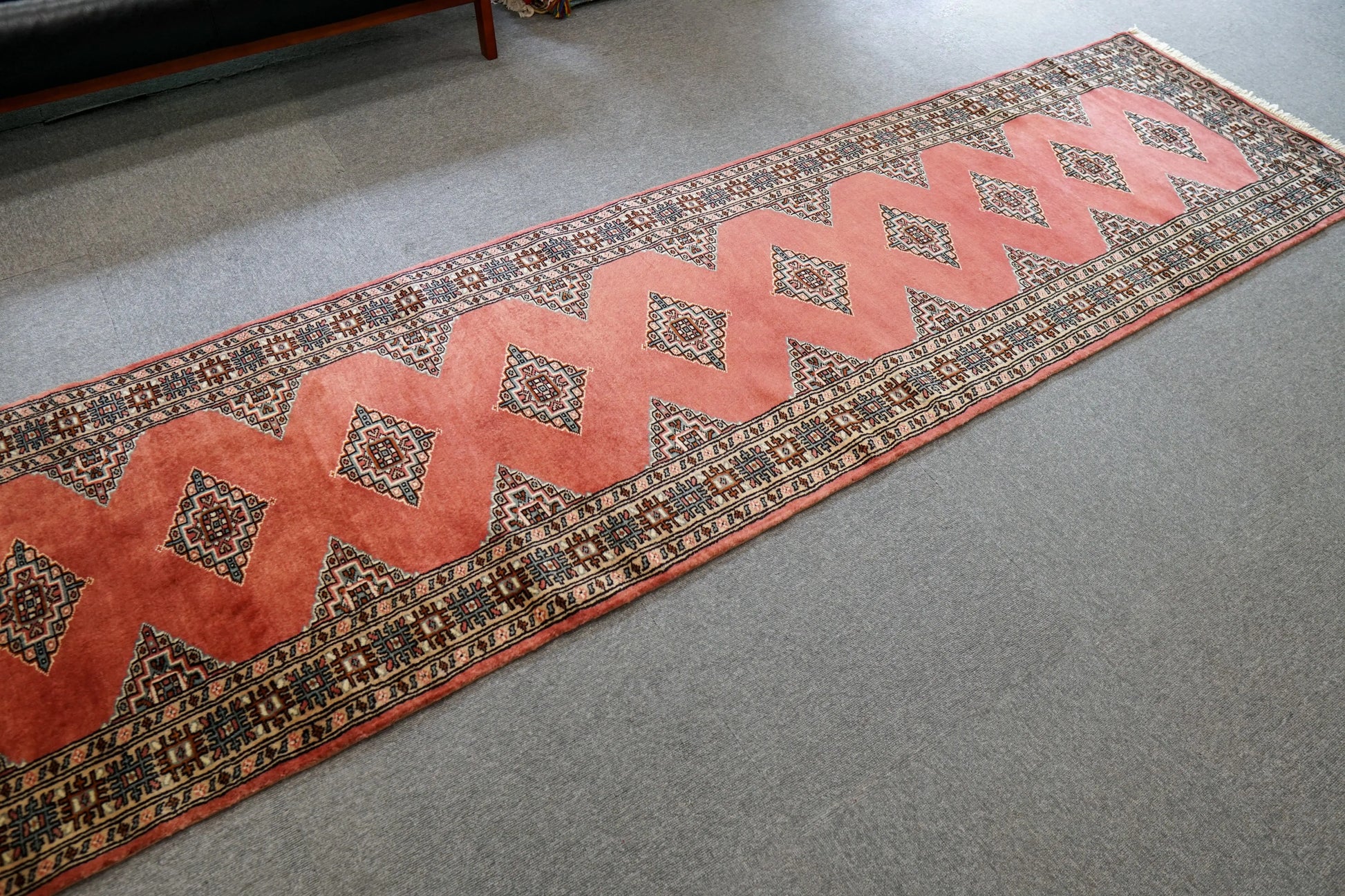 305×79cm   パキスタン手織り絨毯　ランナー Decorworks
