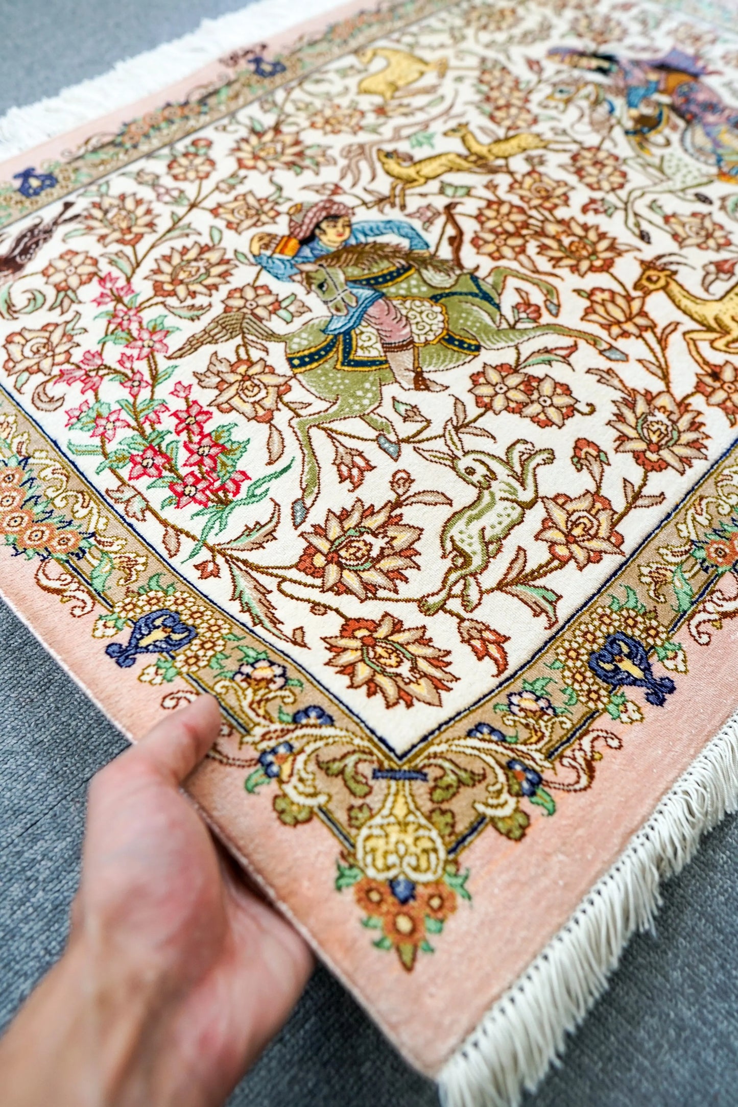 88×66cm　【ペルシャ絨毯　クム産　ラザイー房　シルク 100%　】証明書付 Decorworks