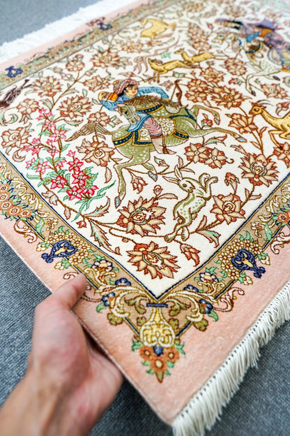 88×66cm　【ペルシャ絨毯　クム産　ラザイー房　シルク 100%　】証明書付 Decorworks